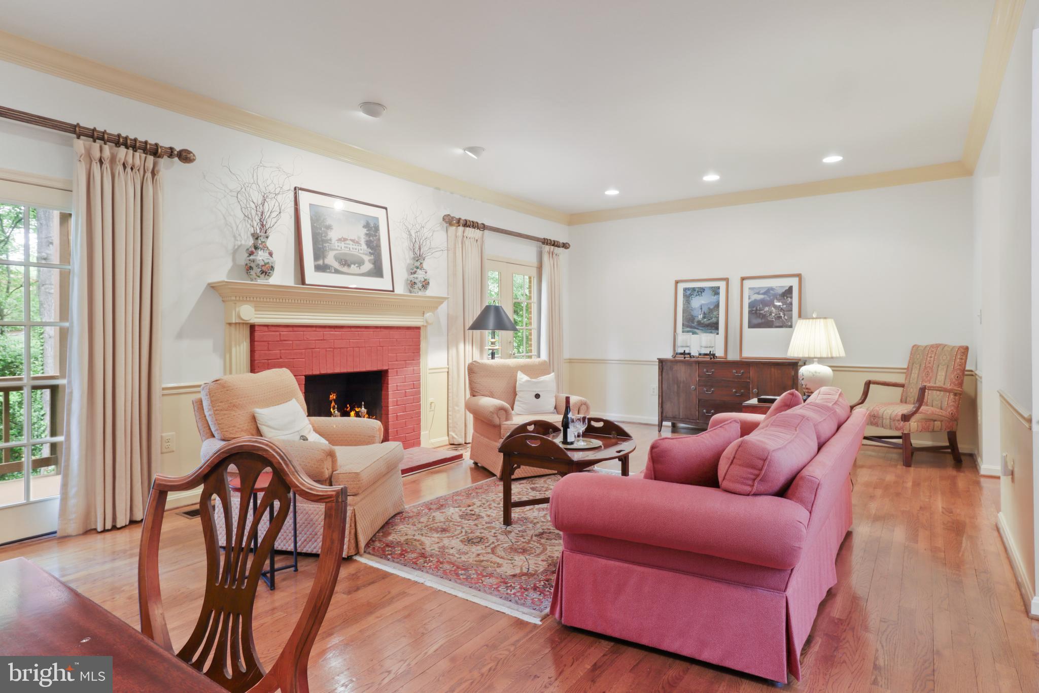 10204 ASPEN WILLOW DRIVE