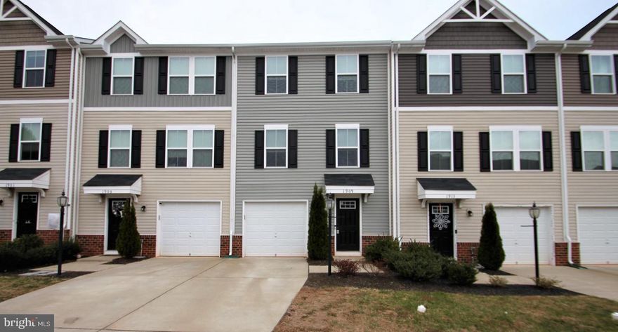 Available May 1st! A beautiful 3-bedroom, 2-bathroom townhome conveniently located for commuter access to Route 15, Route 29, and Route 3 and only a few minutes from your favorite restaurants and shops in Downtown Culpeper. The home offers an open floorplan, with a large deck to enjoy, the 3-bedrooms upstairs with a laundry room, and a one car garage. Don’t miss out…it will go quickly!