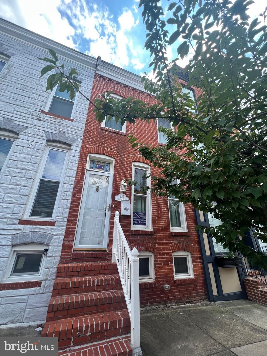 Looking for a rental walking distance to pretty much everywhere in Baltimore City??? You've found it! Come check out this spacious 2 bedroom, 2 bathroom row home walking distance to M & T Bank Stadium, local bars, restaurants, parks and easy access  to I-95 and 295. This home is beautifully renovated with recessed lighting  and new light fixtures through out the home, stainless steal appliances, large kitchen island perfect for entertaining, walk in closet, sliding barn door to full bathroom, and hardwood flooring, and built in security system. This property is available as early as September 1, 2023.