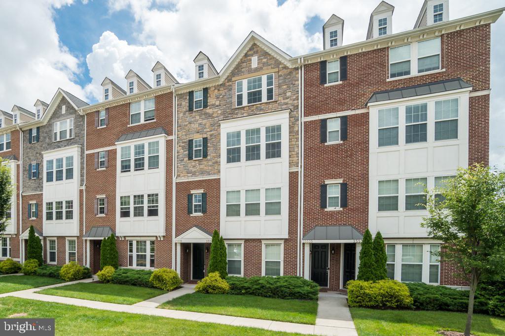 EAST GATE CONDOMINIUMS - Residential