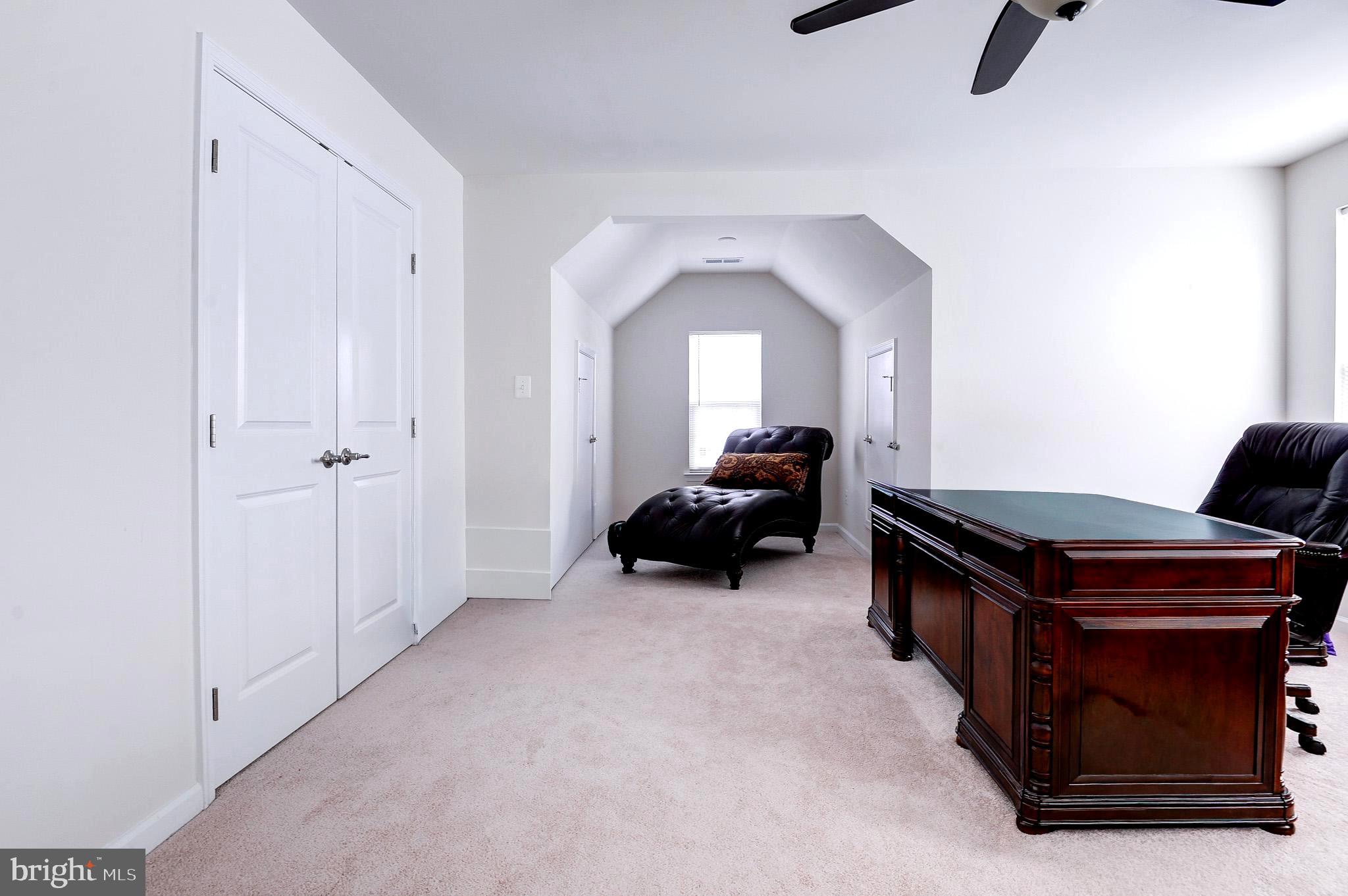 LOVETTSVILLE TOWN CENTER - Residential