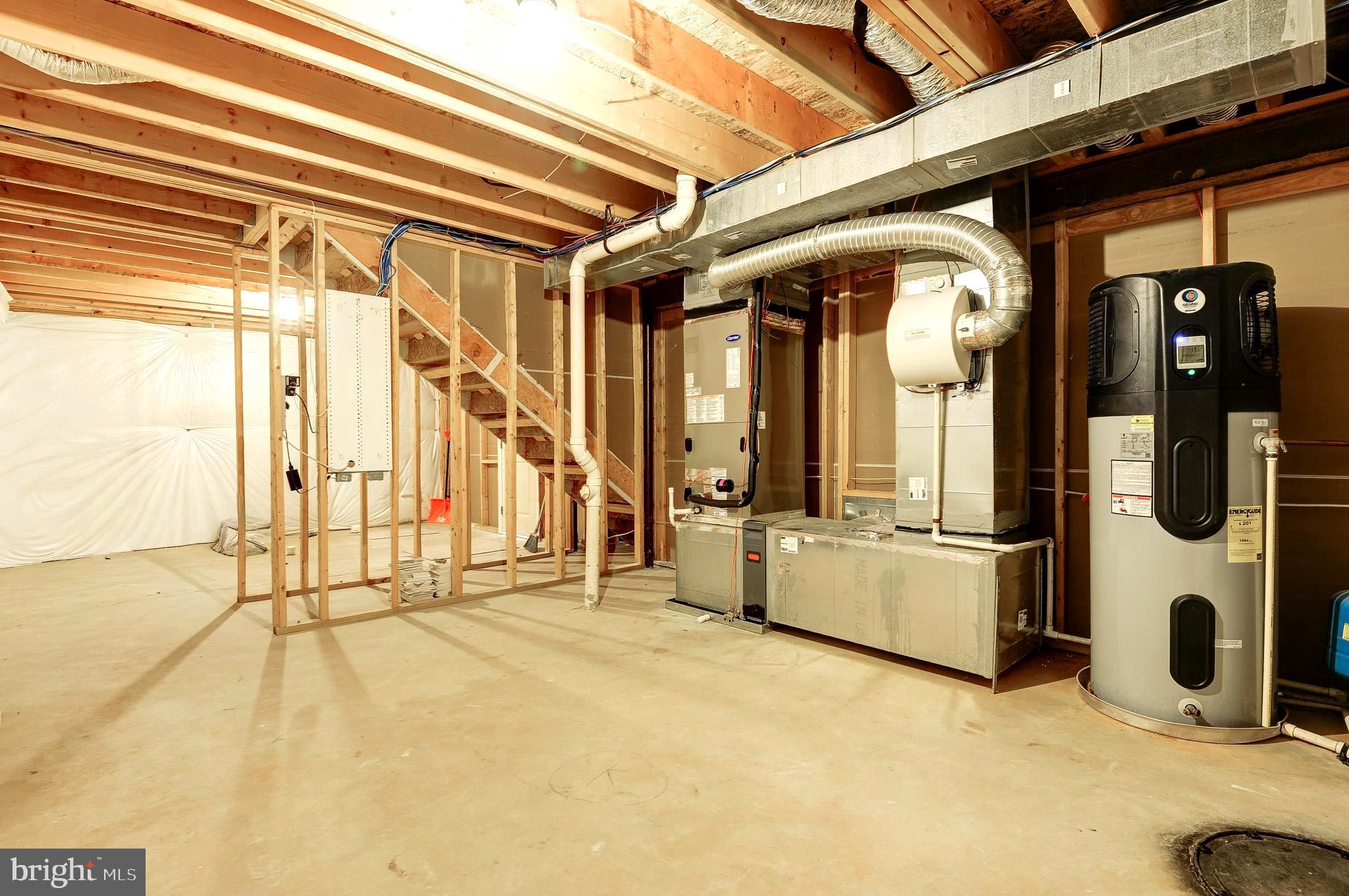 LOVETTSVILLE TOWN CENTER - Residential