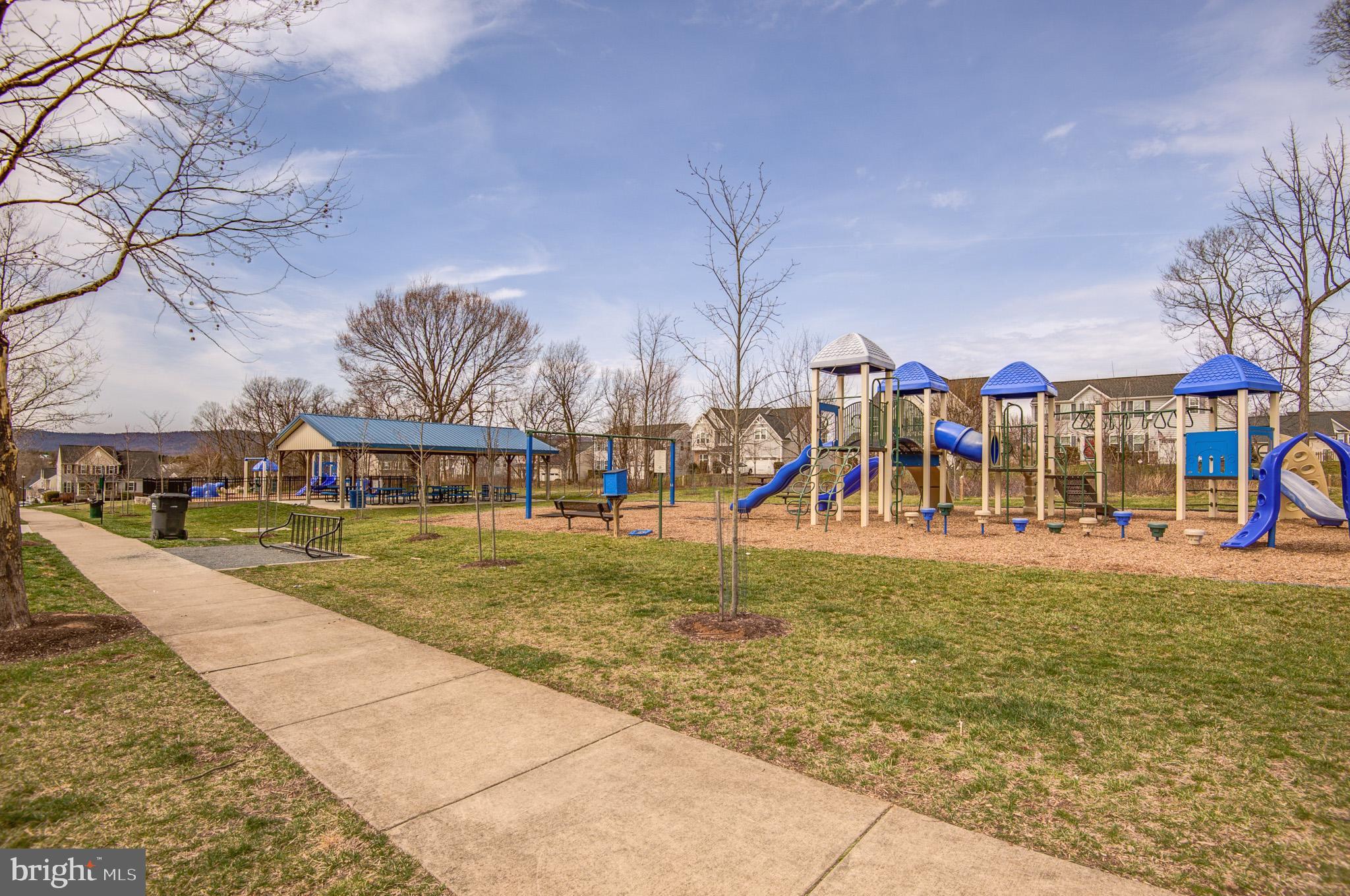 LOVETTSVILLE TOWN CENTER - Residential