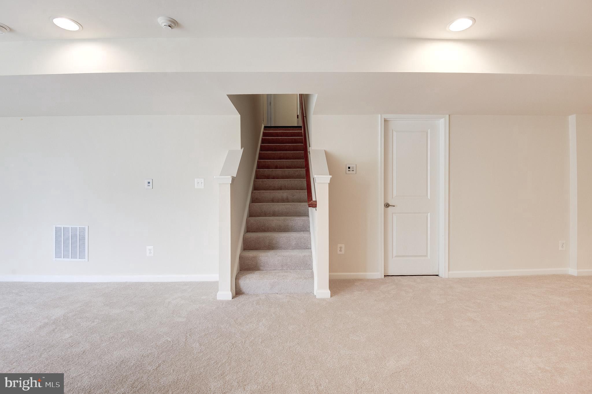 LOVETTSVILLE TOWN CENTER - Residential