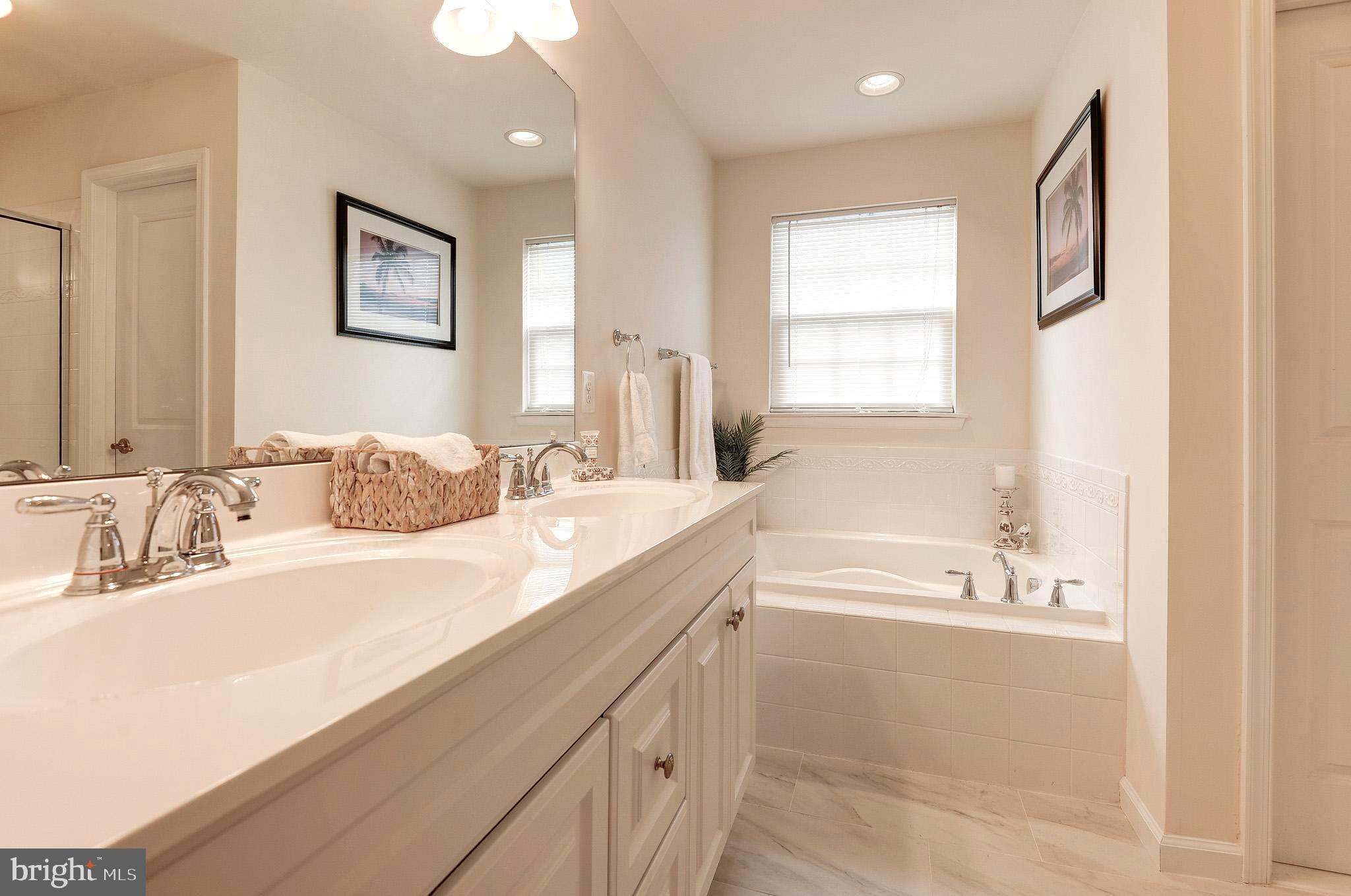 LOVETTSVILLE TOWN CENTER - Residential