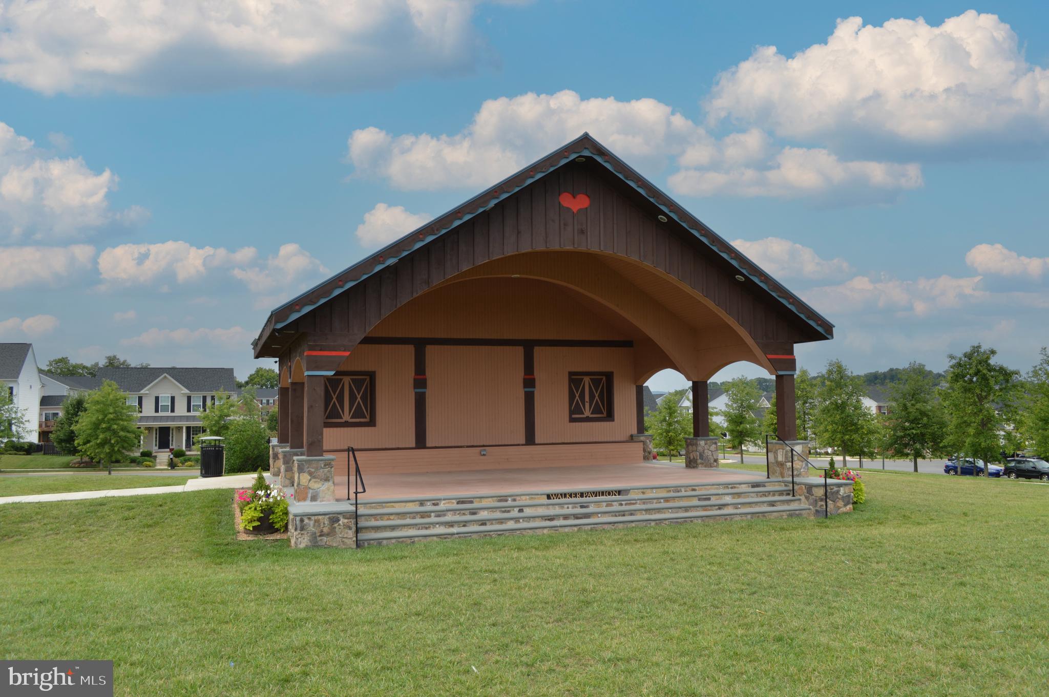 LOVETTSVILLE TOWN CENTER - Residential