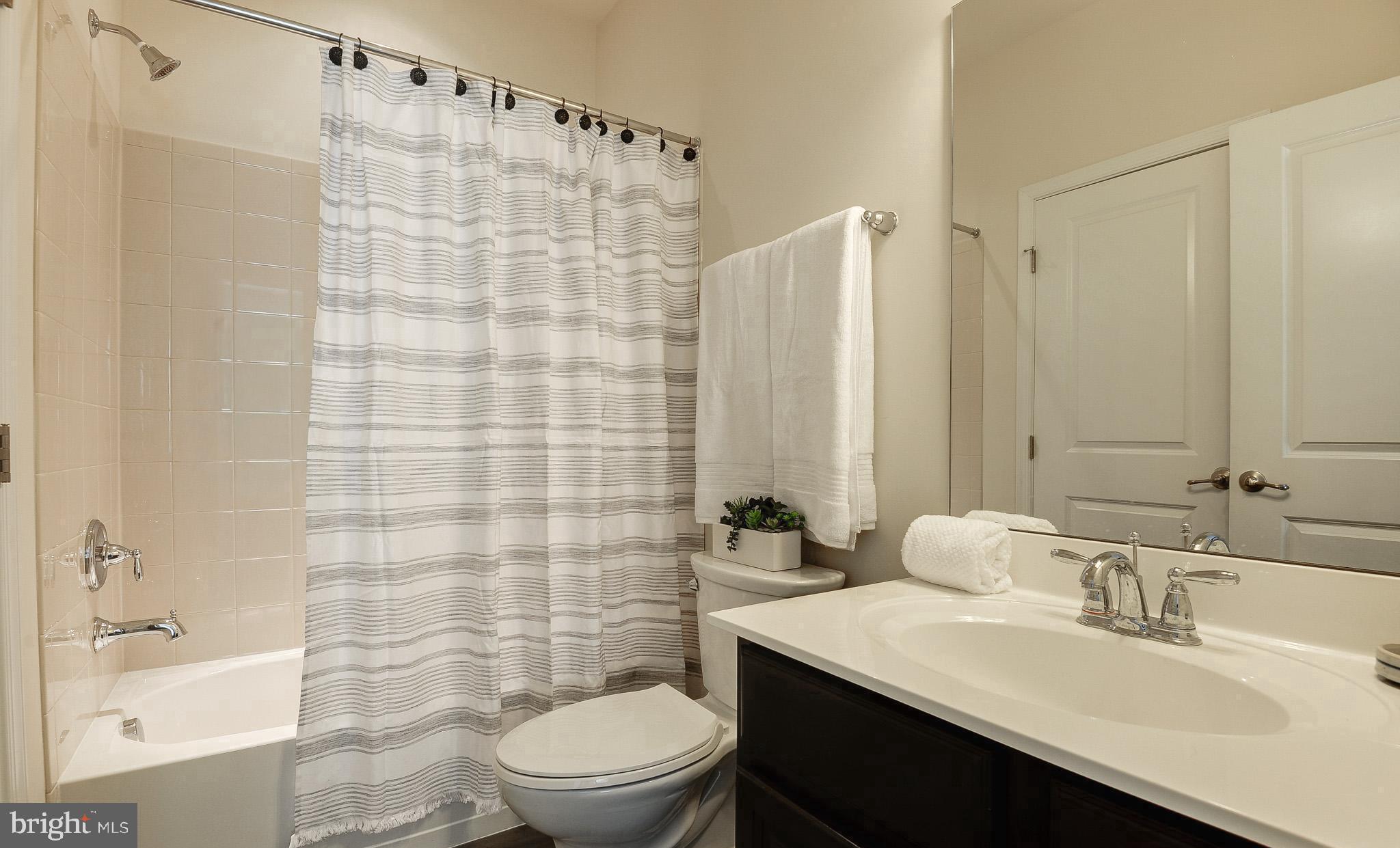 LOVETTSVILLE TOWN CENTER - Residential