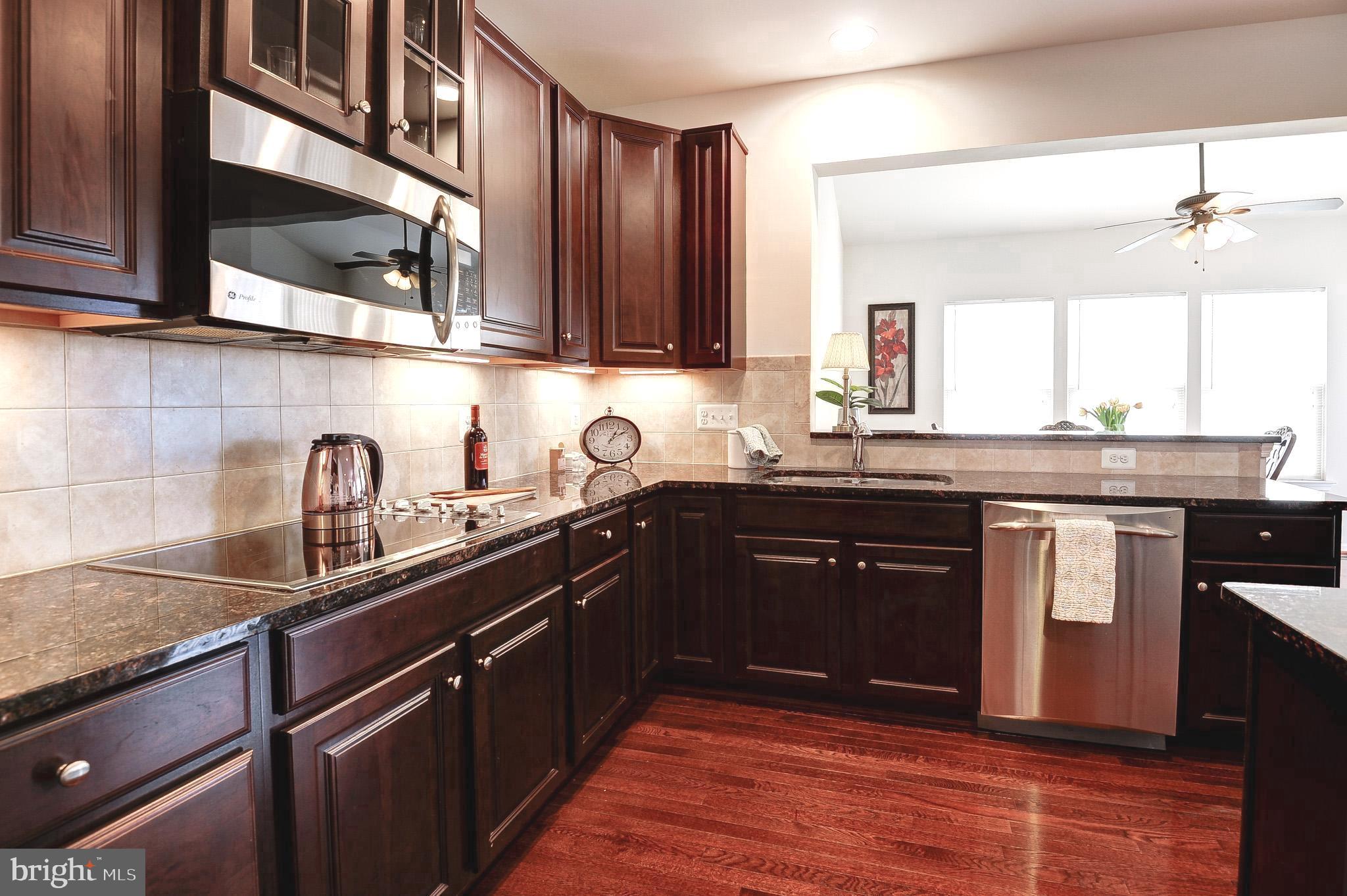 LOVETTSVILLE TOWN CENTER - Residential