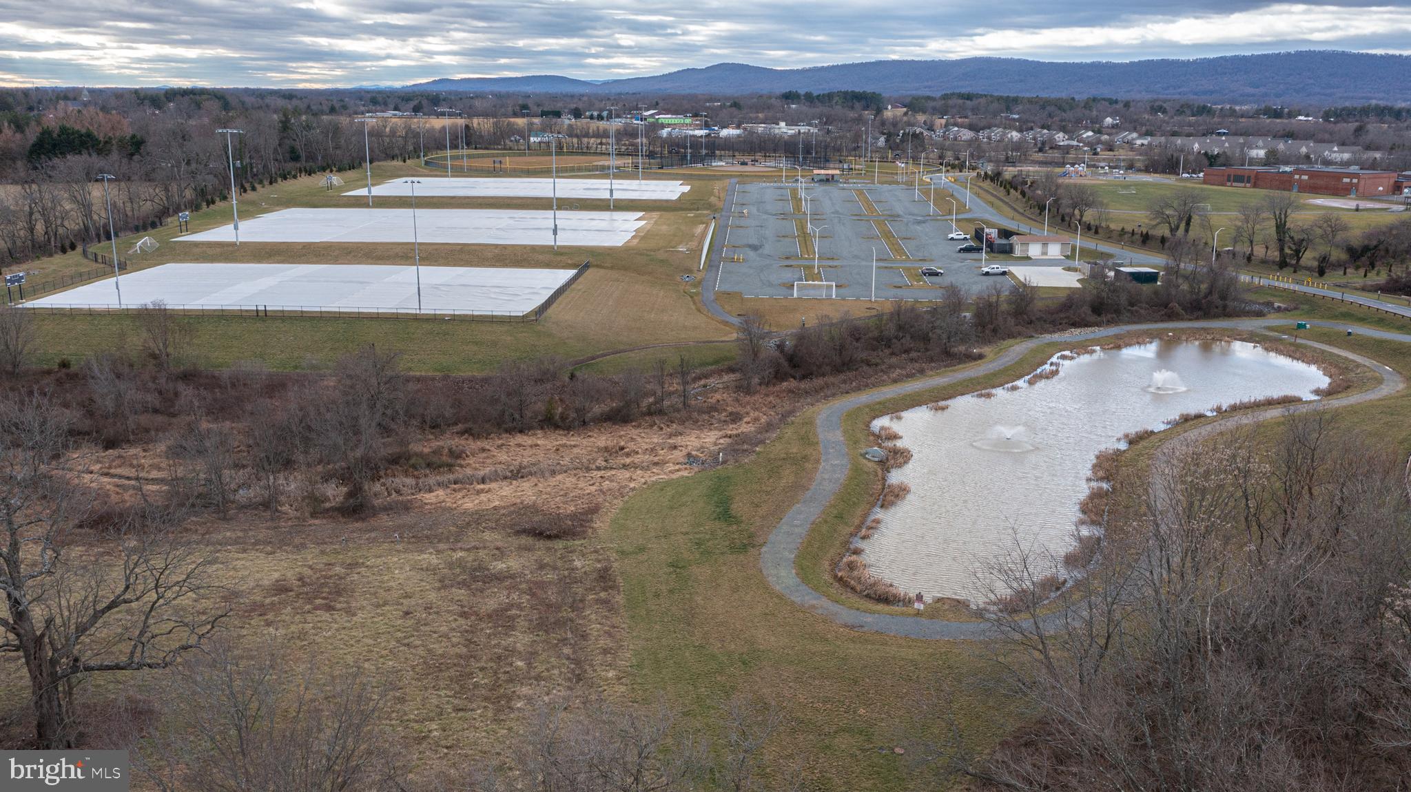 LOVETTSVILLE TOWN CENTER - Residential