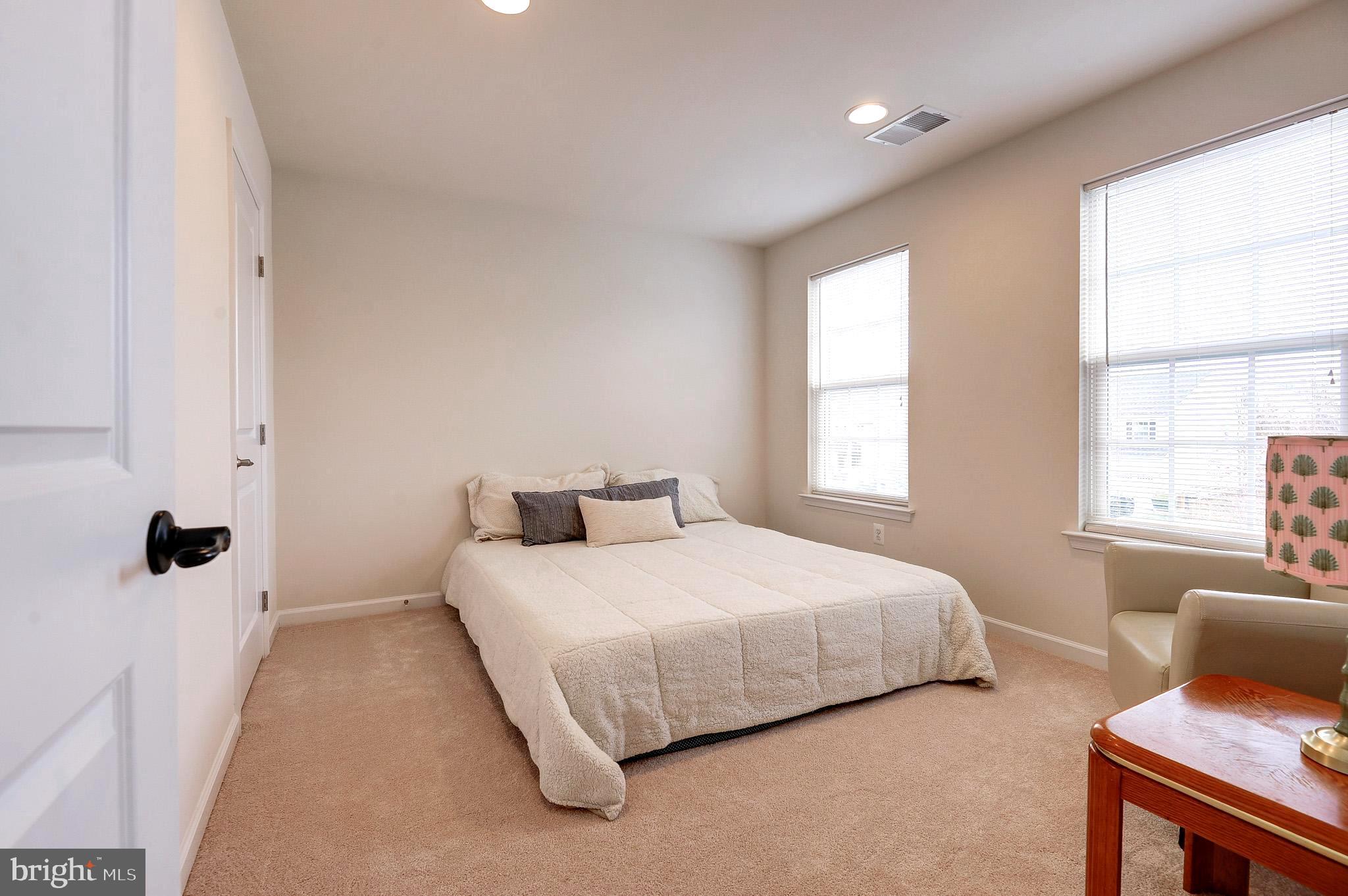 LOVETTSVILLE TOWN CENTER - Residential