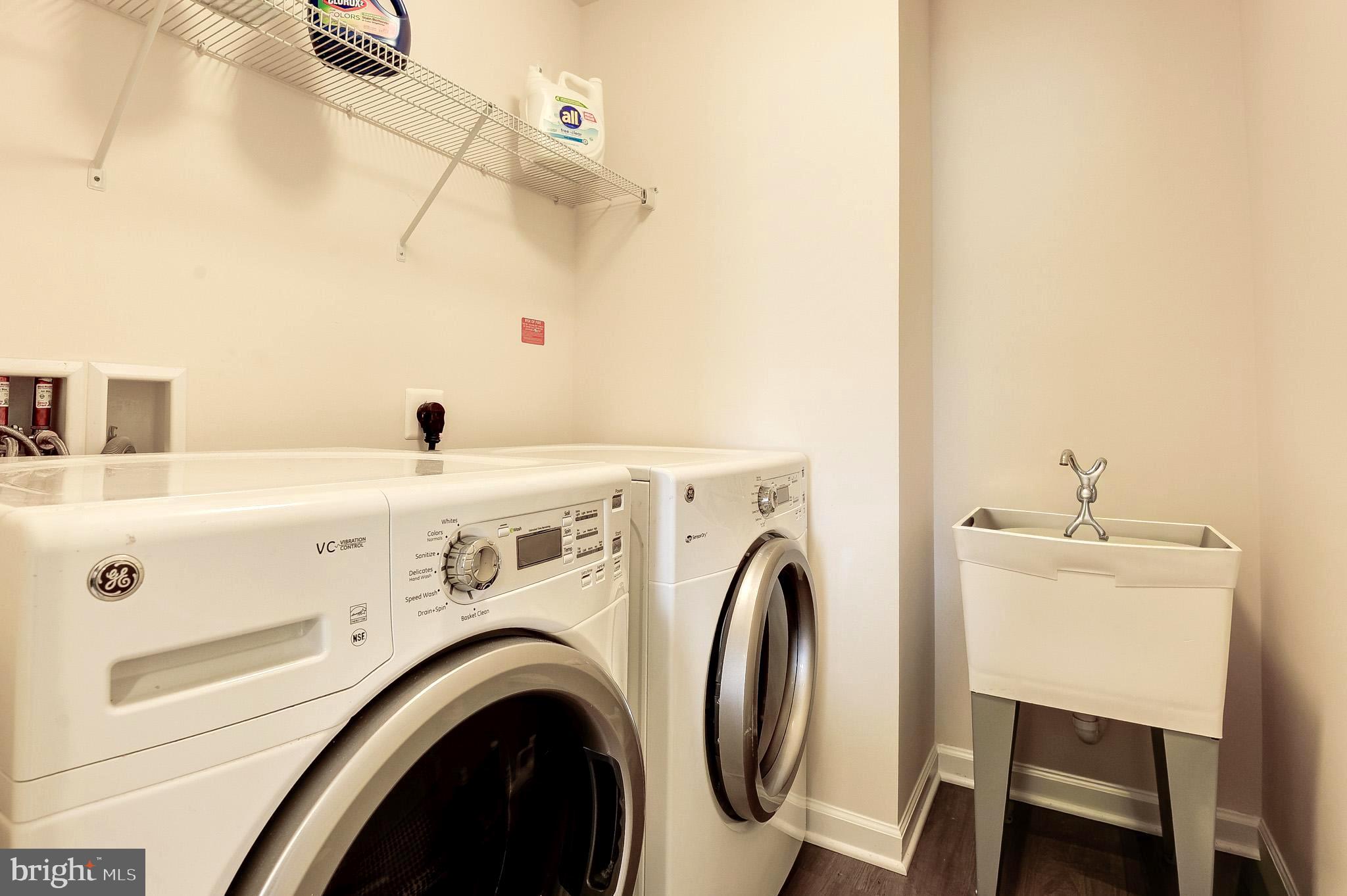 LOVETTSVILLE TOWN CENTER - Residential