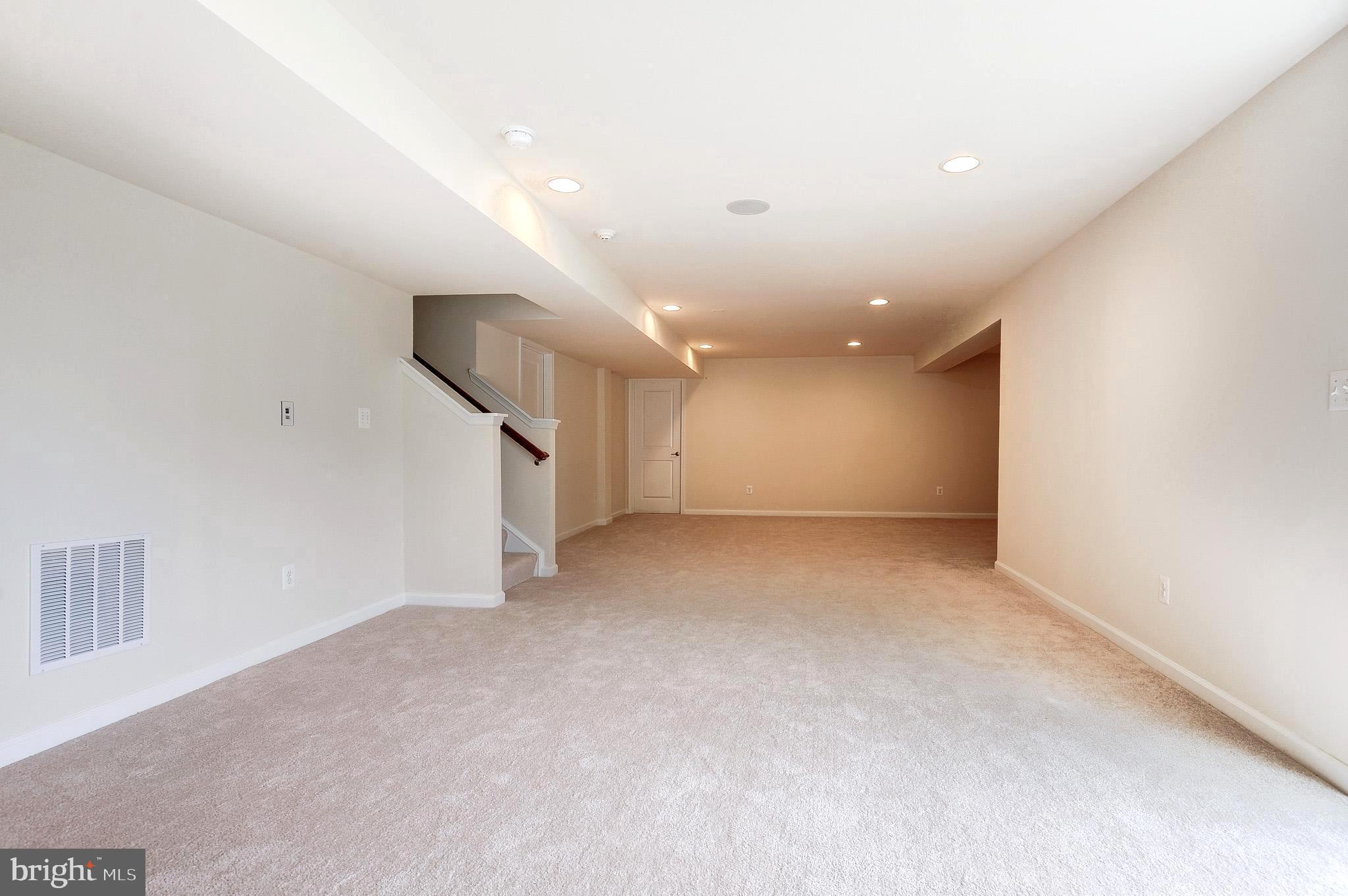 LOVETTSVILLE TOWN CENTER - Residential