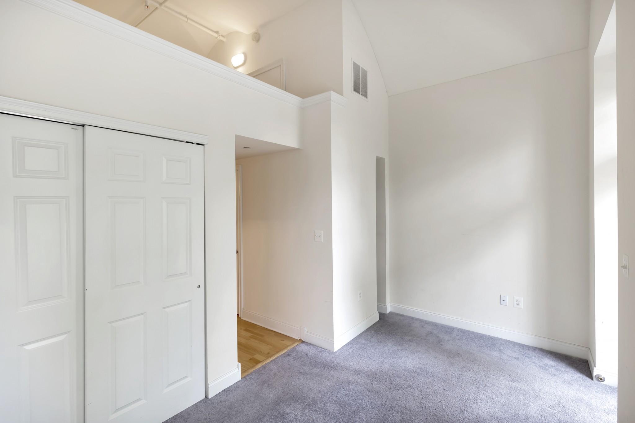 NAVAL SQUARE - Residential