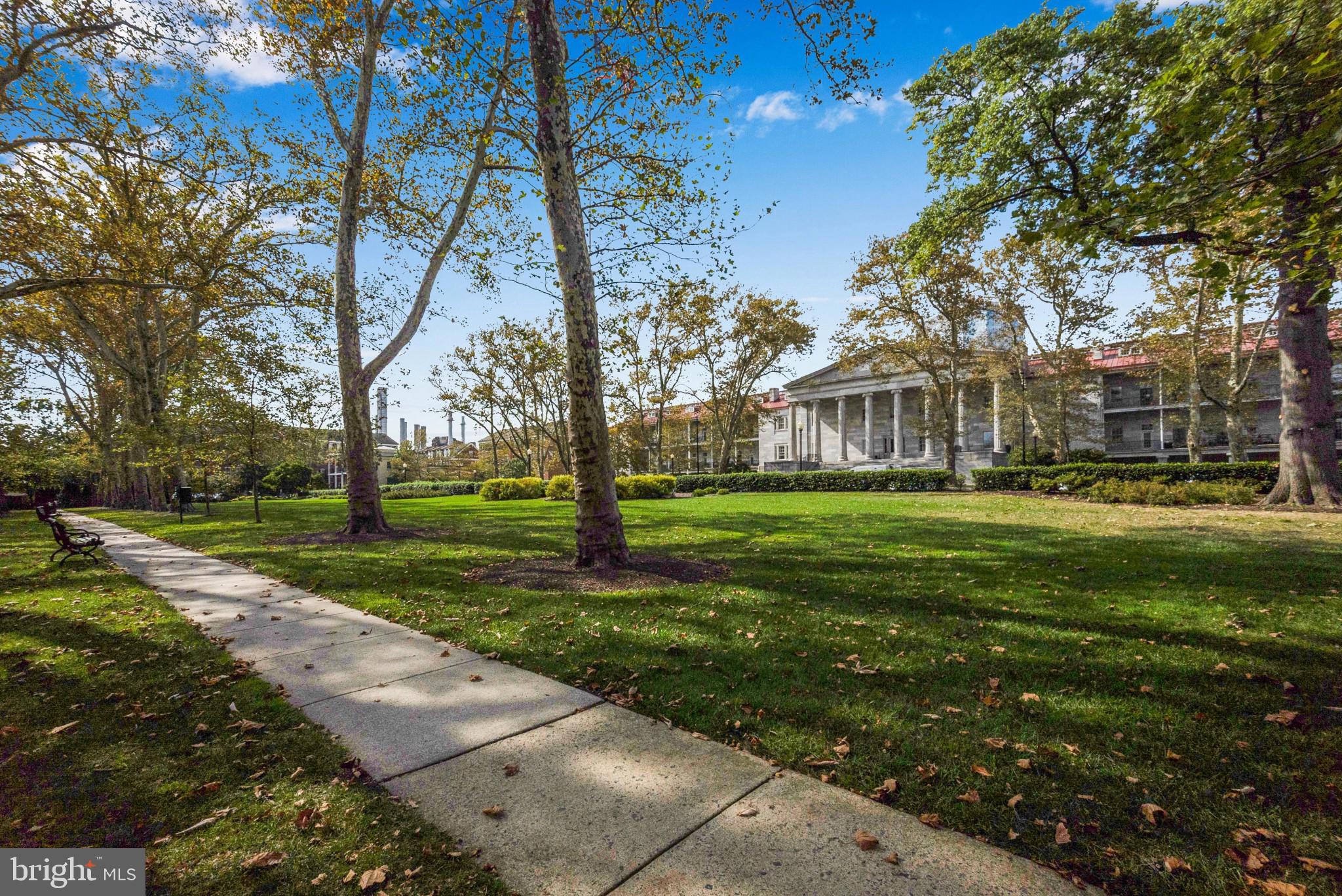 NAVAL SQUARE - Residential