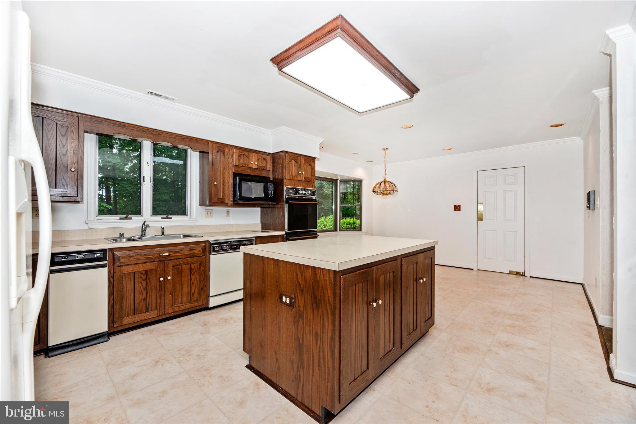 SUNNYMEADE - Residential