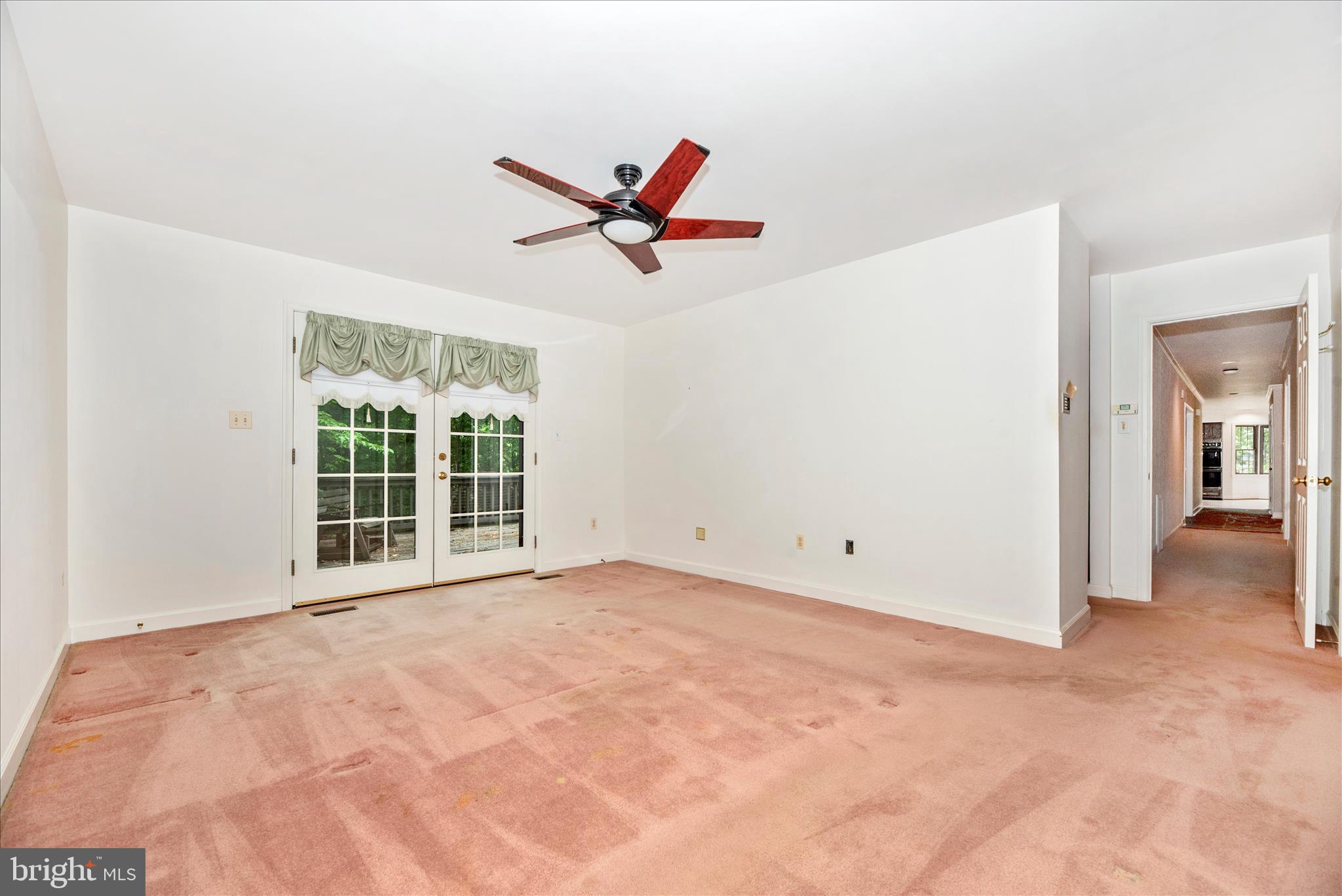 SUNNYMEADE - Residential