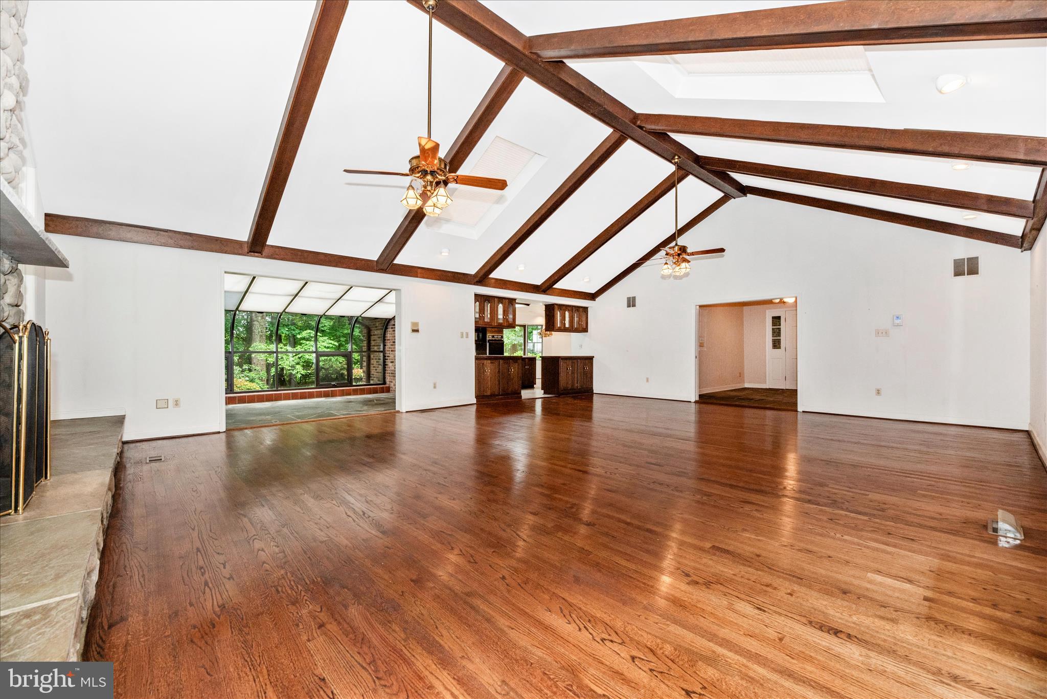 SUNNYMEADE - Residential