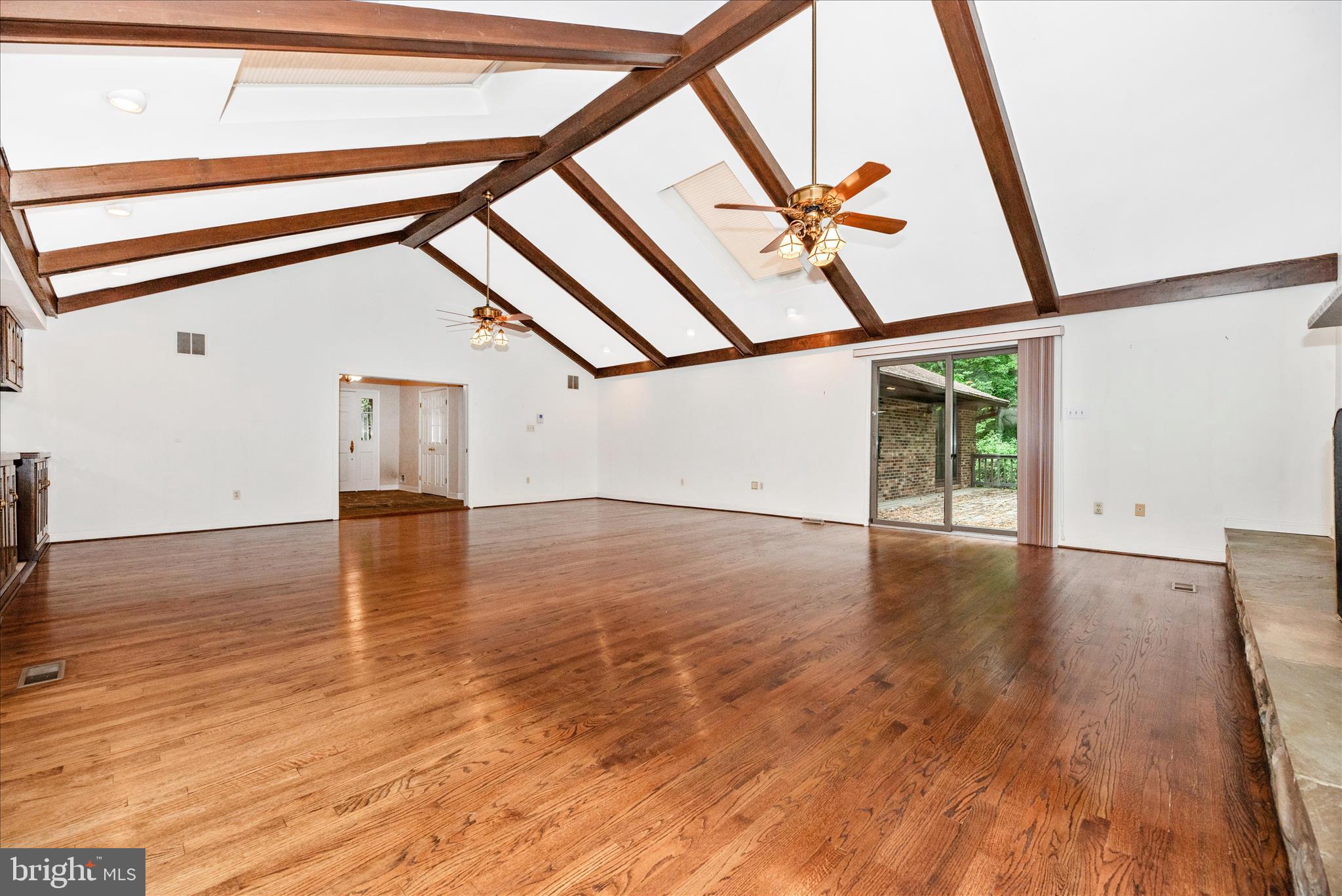 SUNNYMEADE - Residential