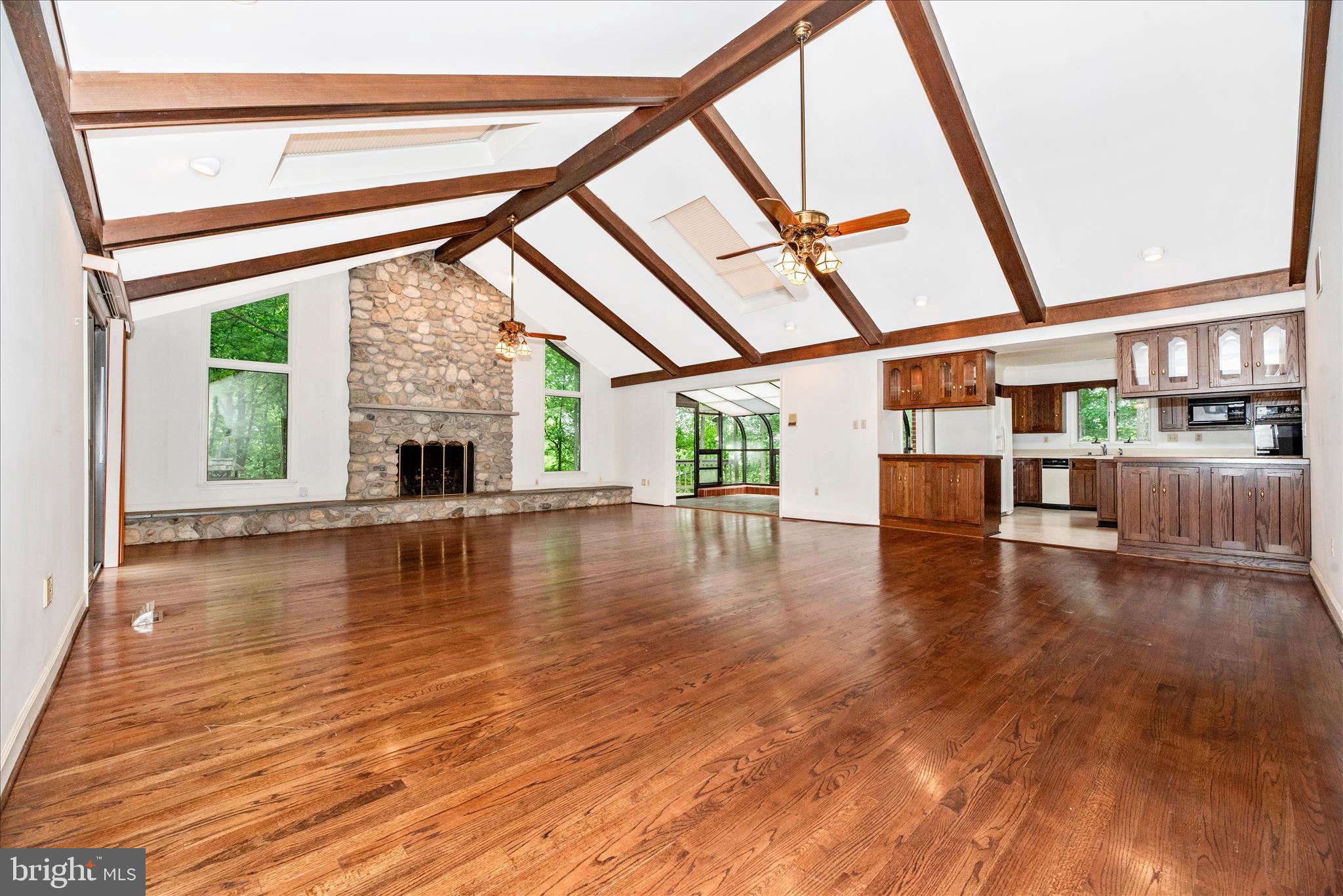 SUNNYMEADE - Residential