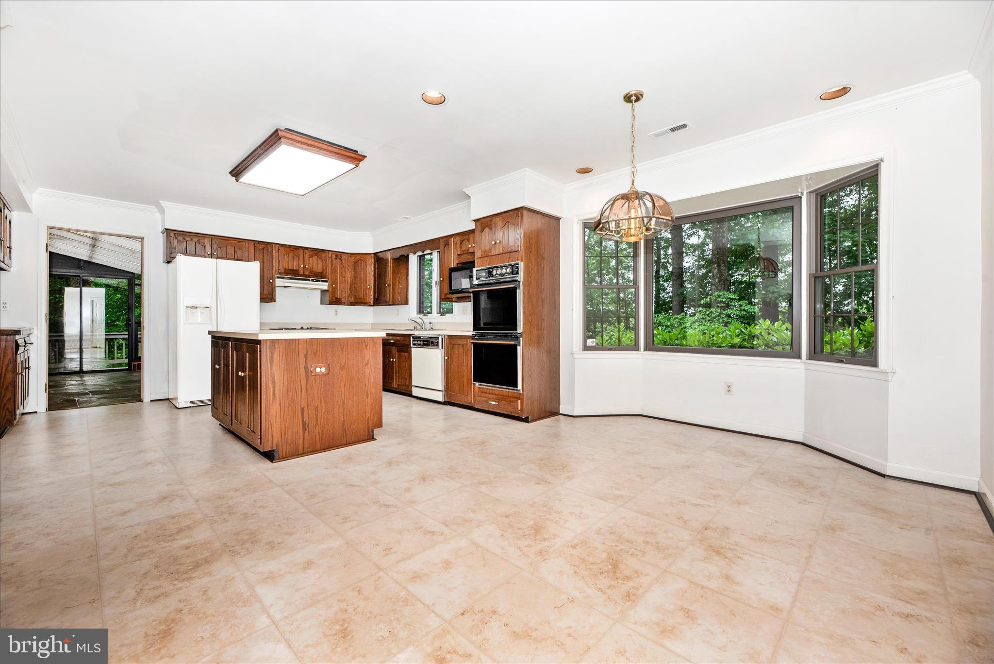 SUNNYMEADE - Residential