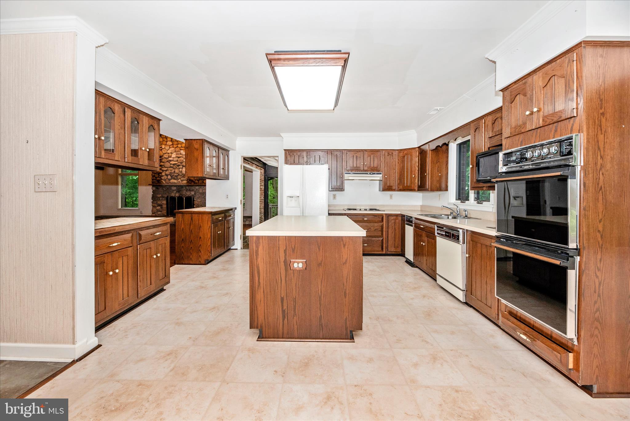 SUNNYMEADE - Residential
