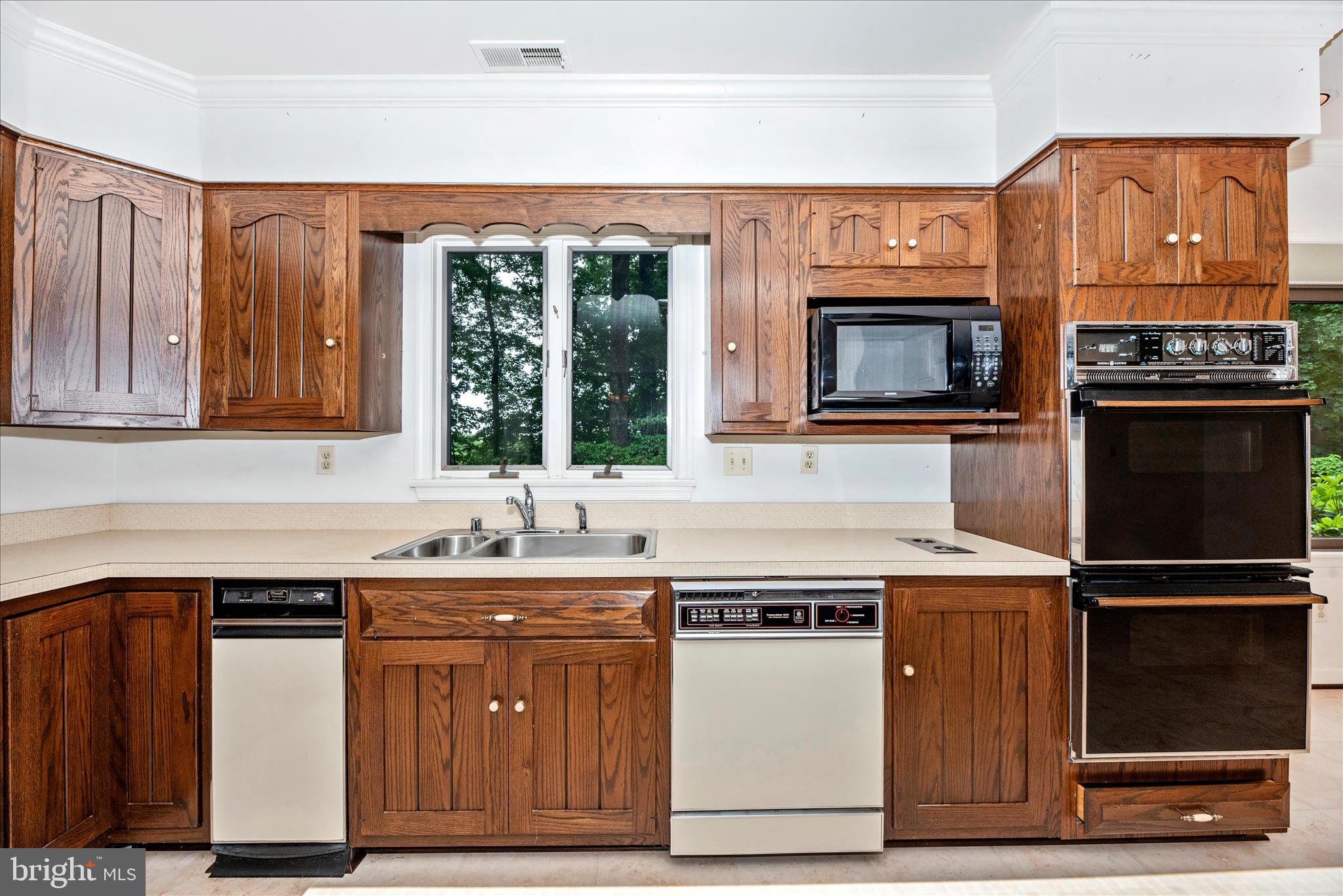 SUNNYMEADE - Residential