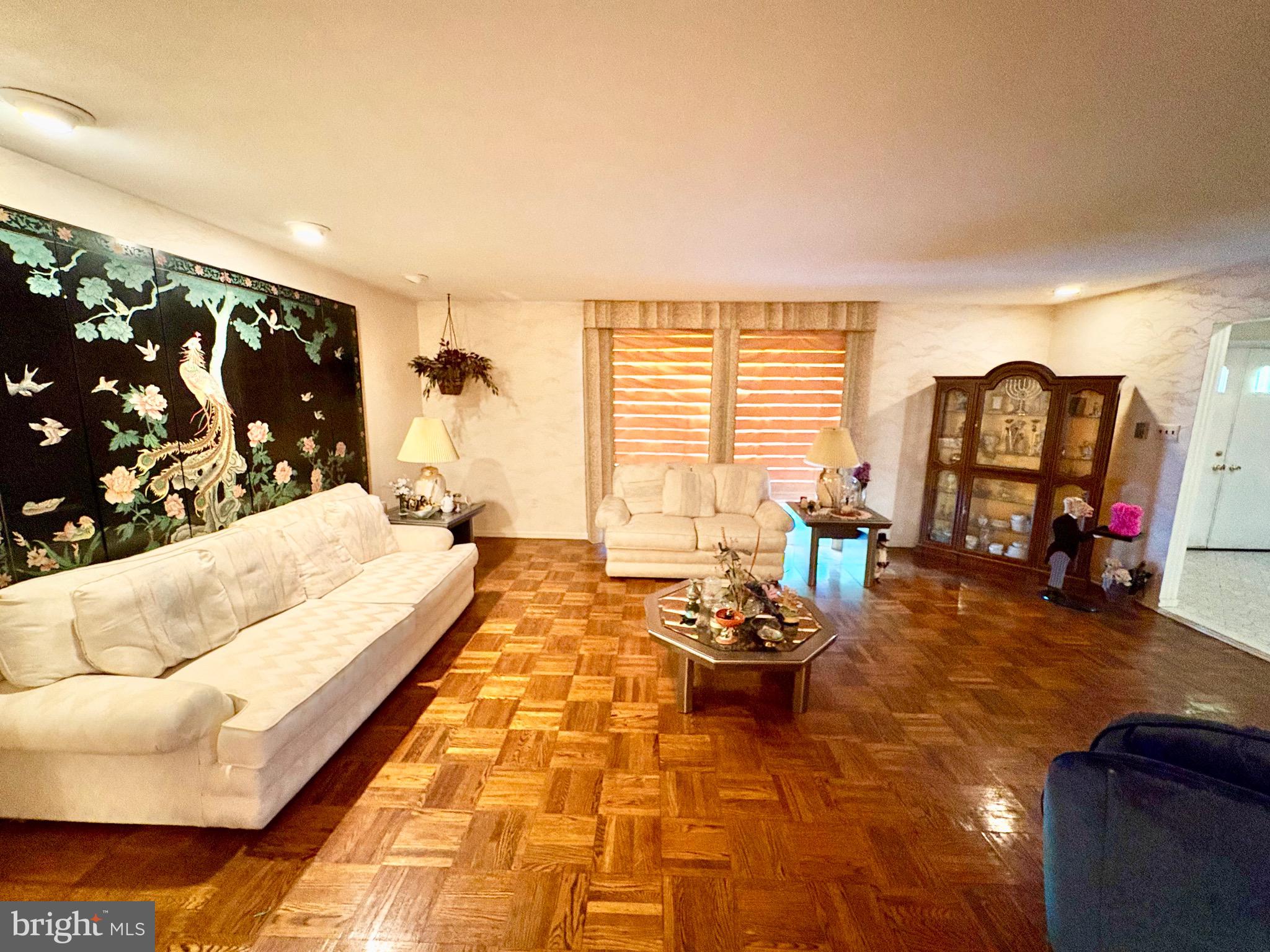 JUSTA FARMS - Residential