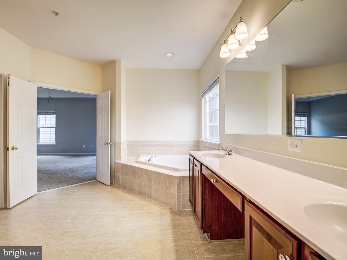 GREENWAY VILLAGE - Residential