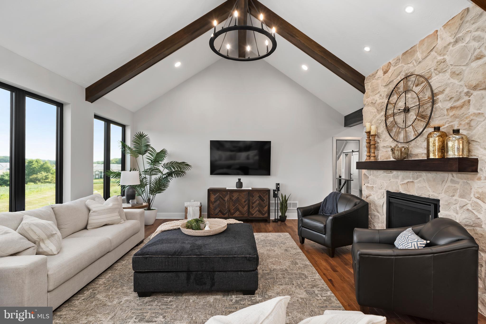 STONEHILL FARM - Residential