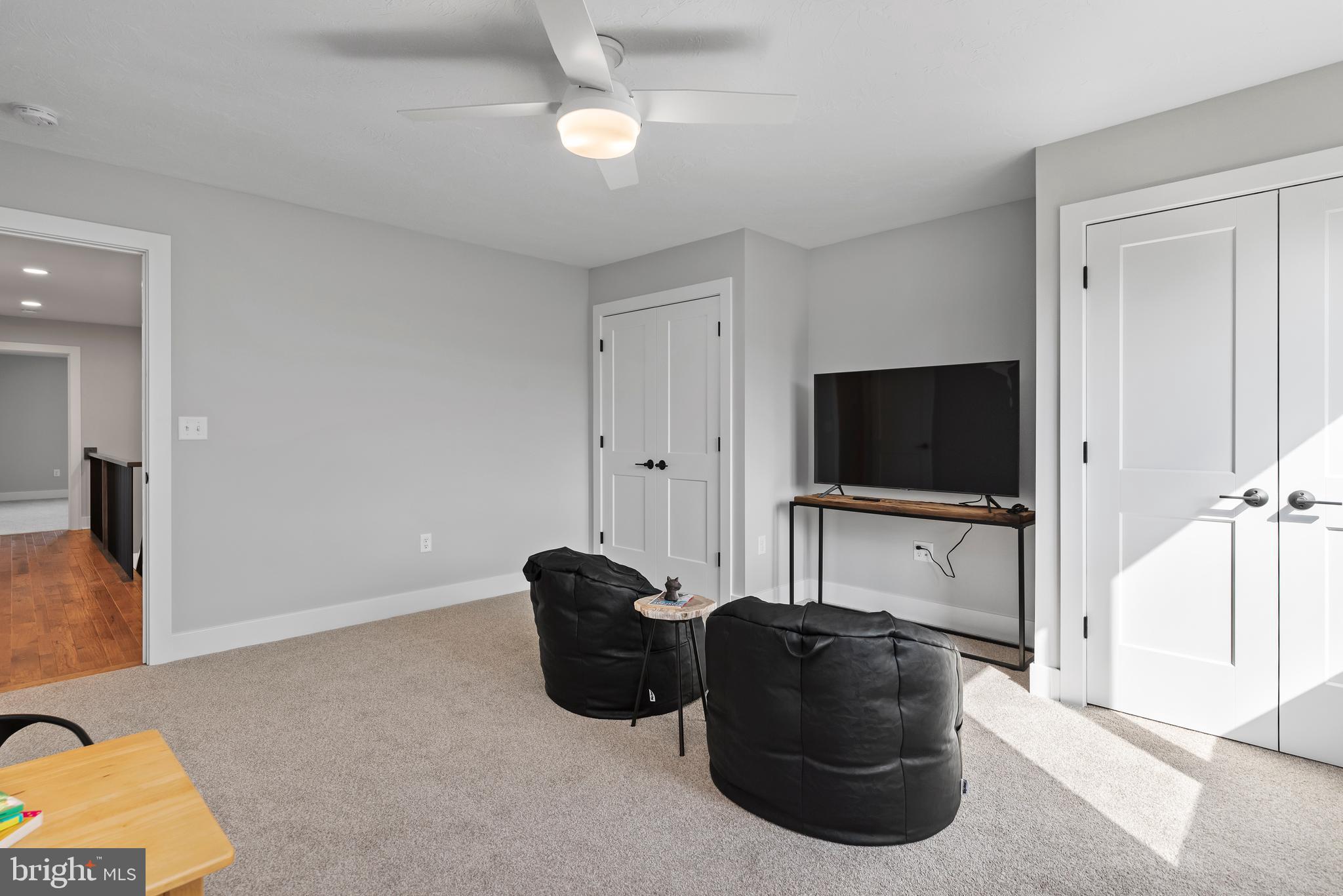 STONEHILL FARM - Residential