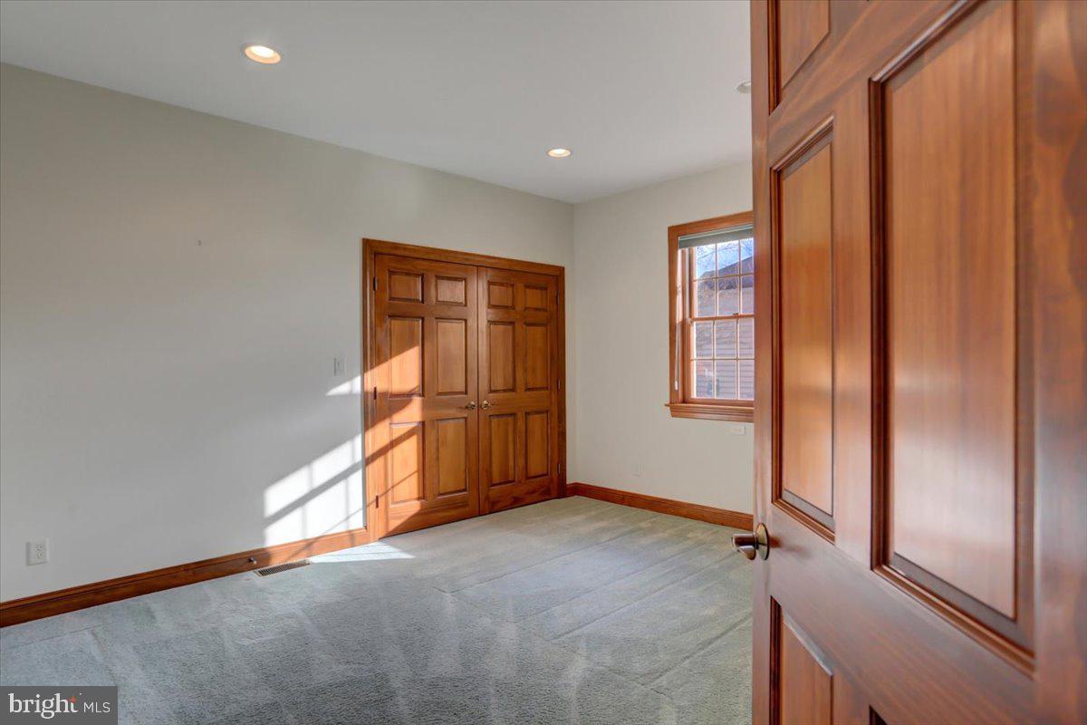 PENN NATIONAL ESTATES - Residential