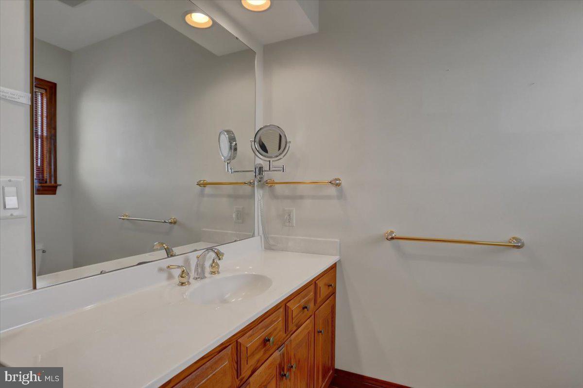 PENN NATIONAL ESTATES - Residential