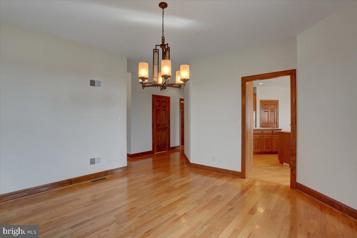 PENN NATIONAL ESTATES - Residential