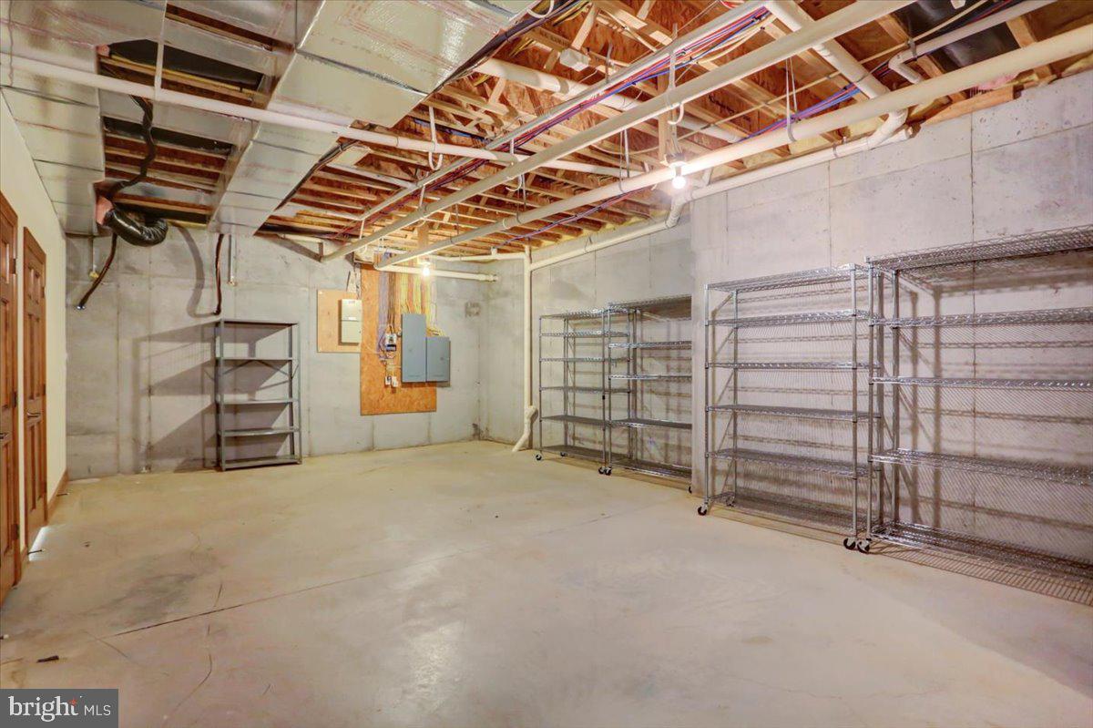 PENN NATIONAL ESTATES - Residential