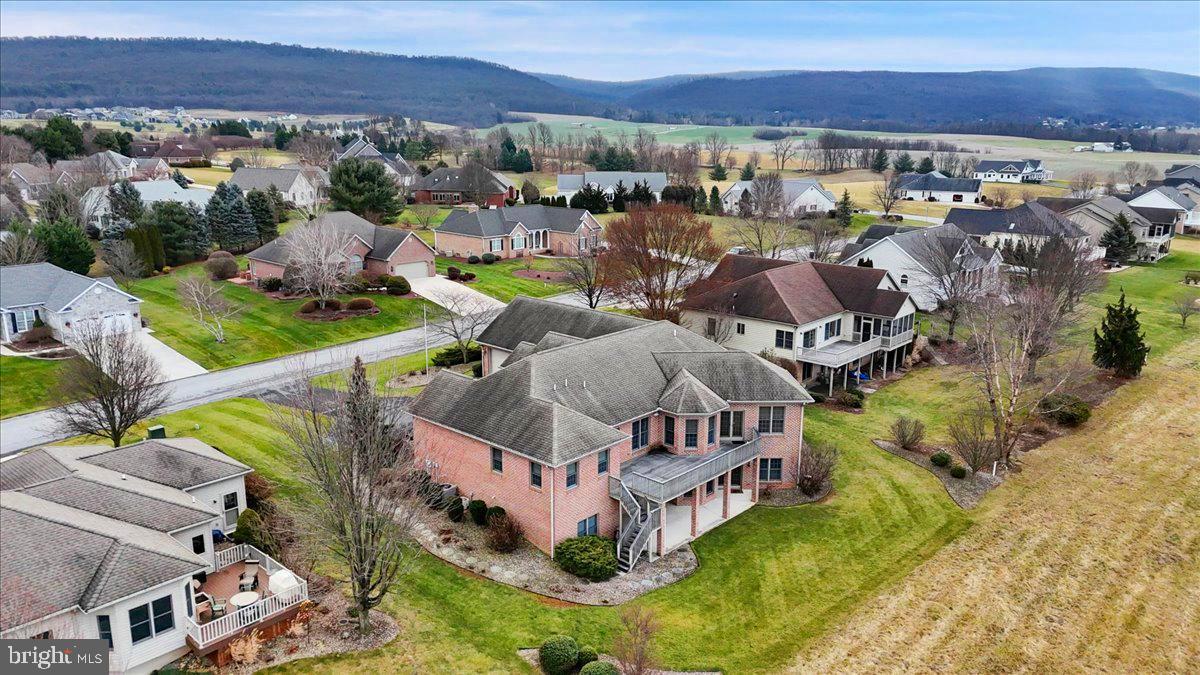 PENN NATIONAL ESTATES - Residential