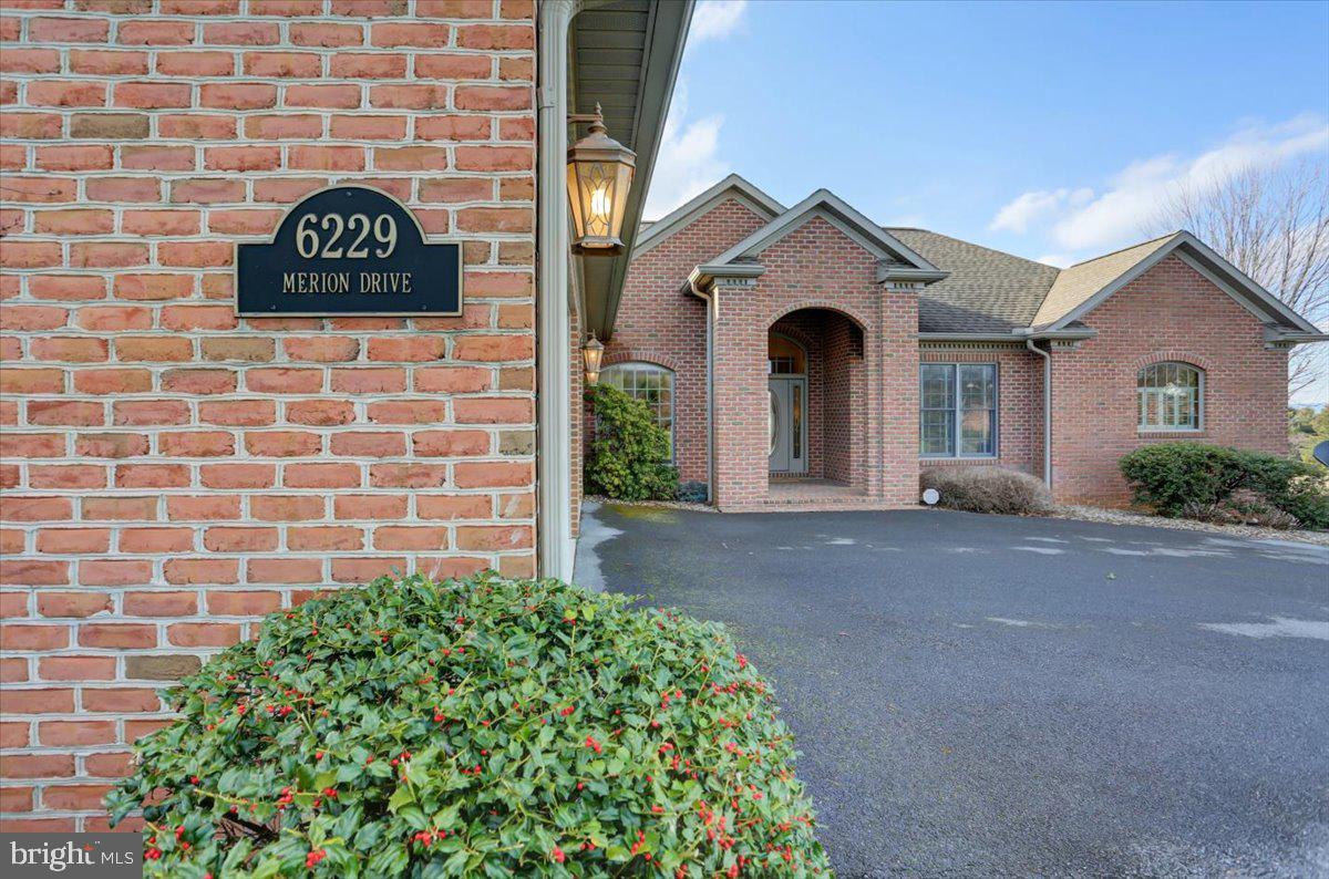 PENN NATIONAL ESTATES - Residential