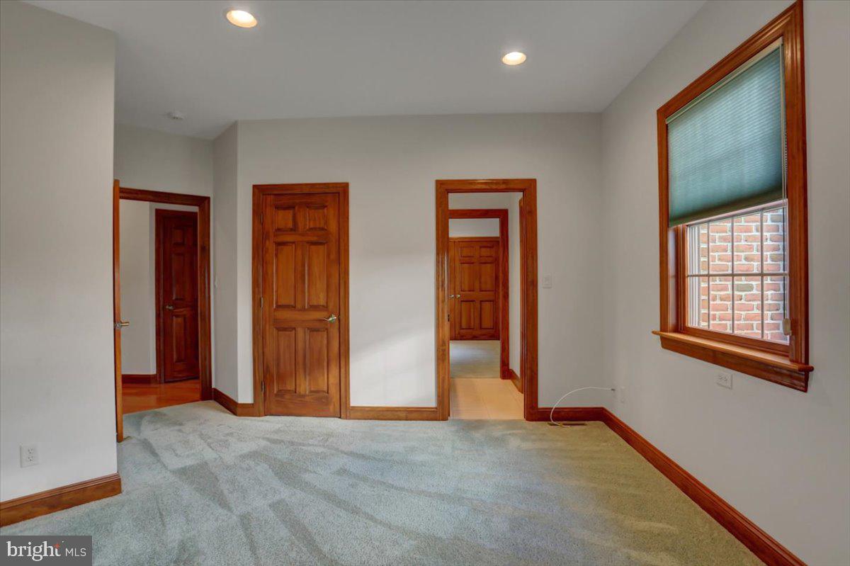 PENN NATIONAL ESTATES - Residential