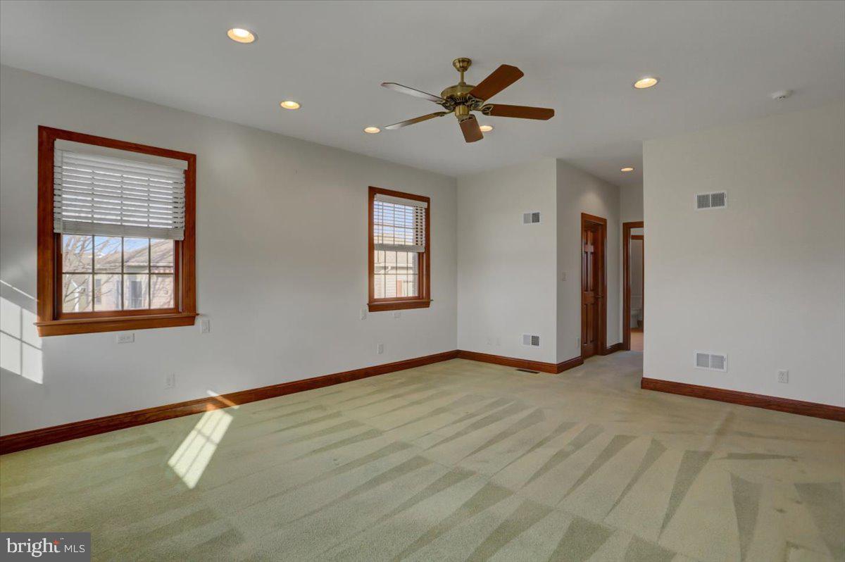 PENN NATIONAL ESTATES - Residential