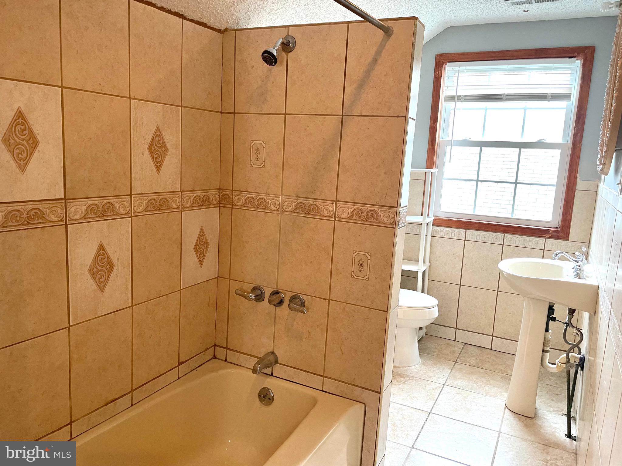 WINDSOR HILLS - Residential Lease