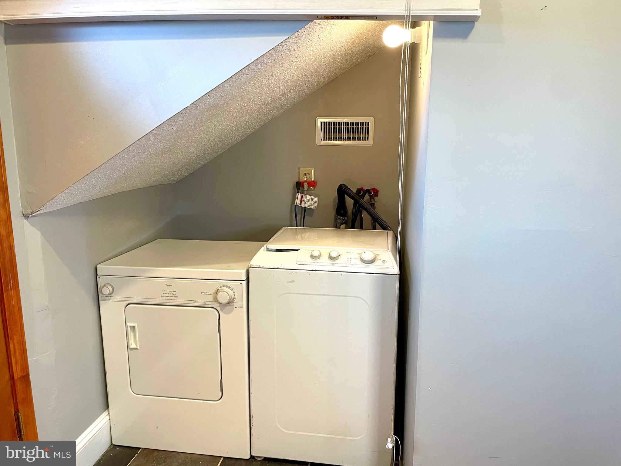 WINDSOR HILLS - Residential Lease