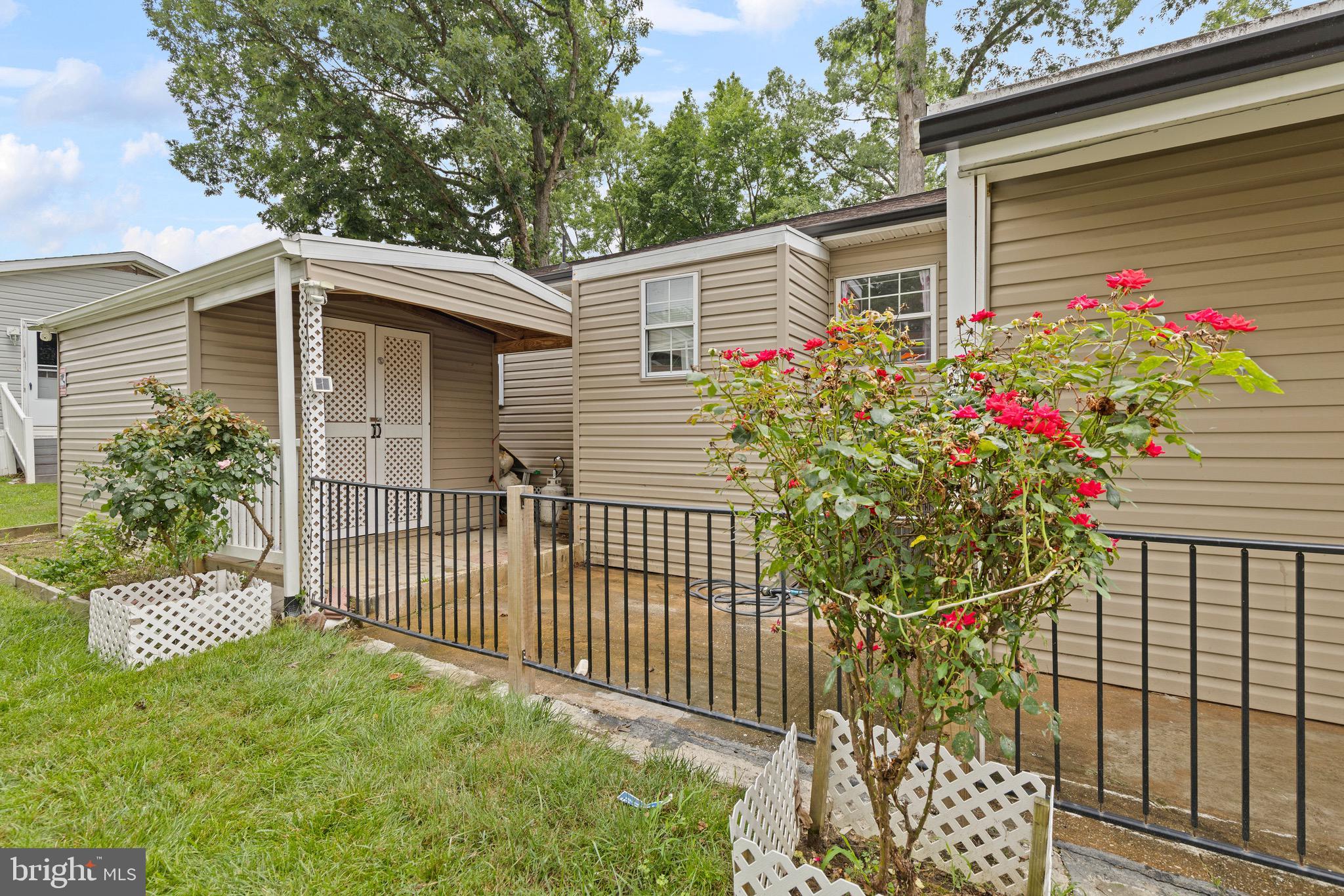 BOWLEYS QUARTERS - Residential