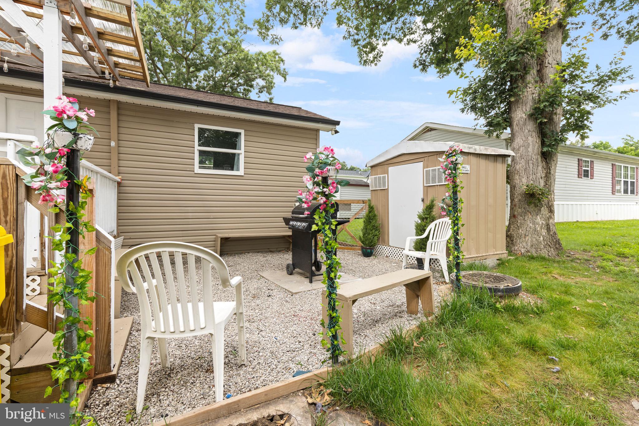 BOWLEYS QUARTERS - Residential