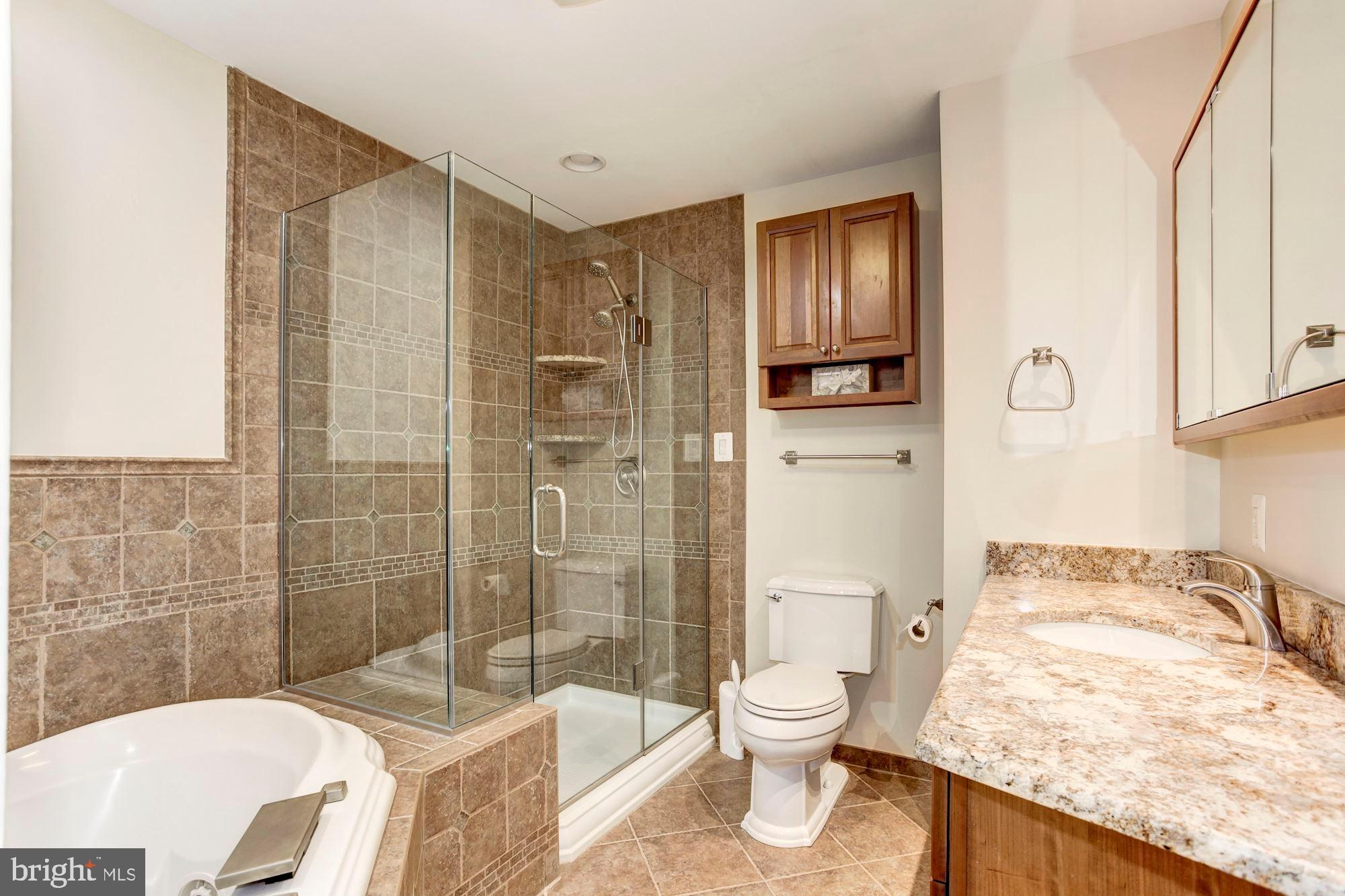 LAKEWOOD HILLS - Residential