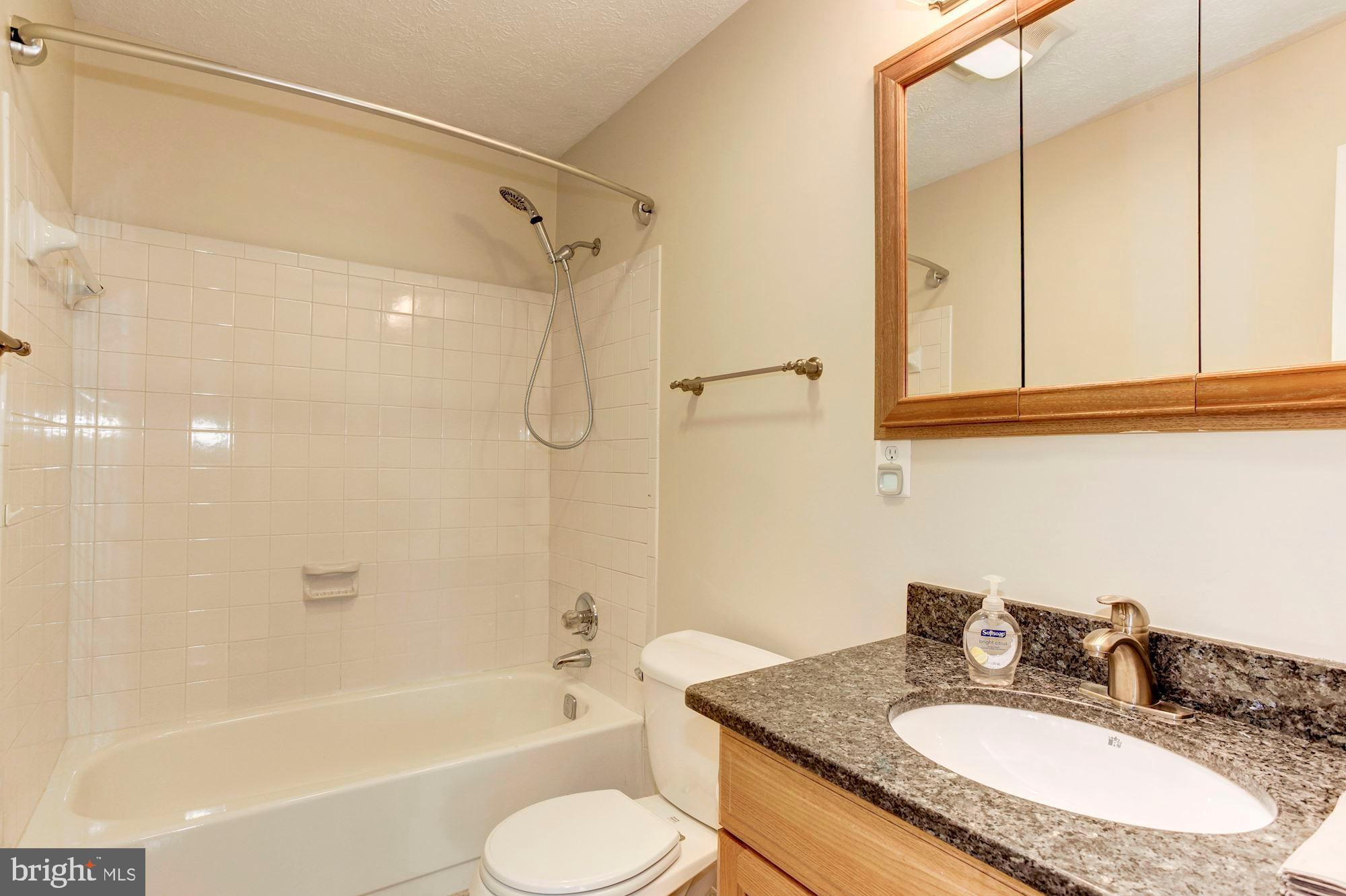 LAKEWOOD HILLS - Residential