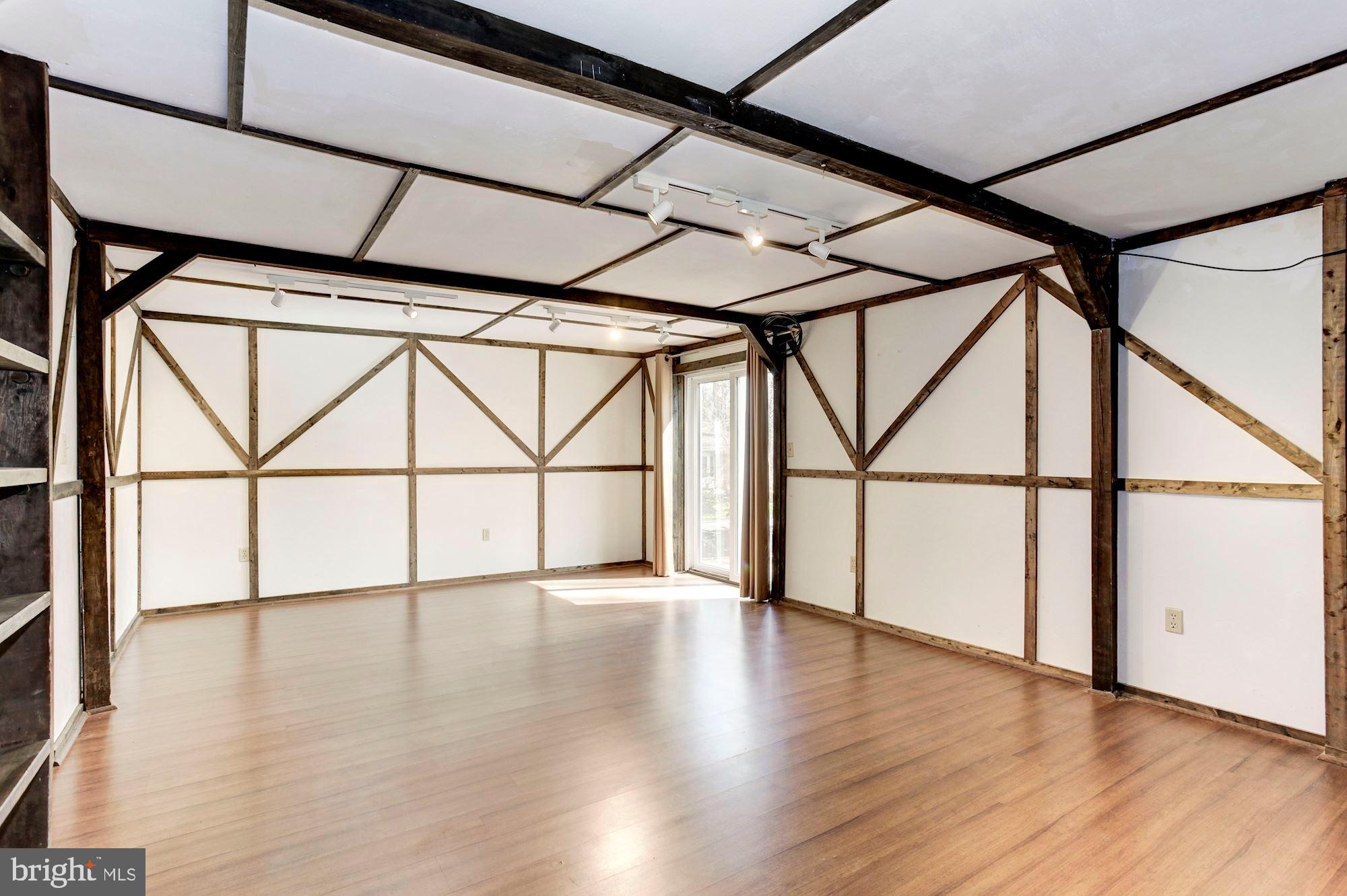 LAKEWOOD HILLS - Residential