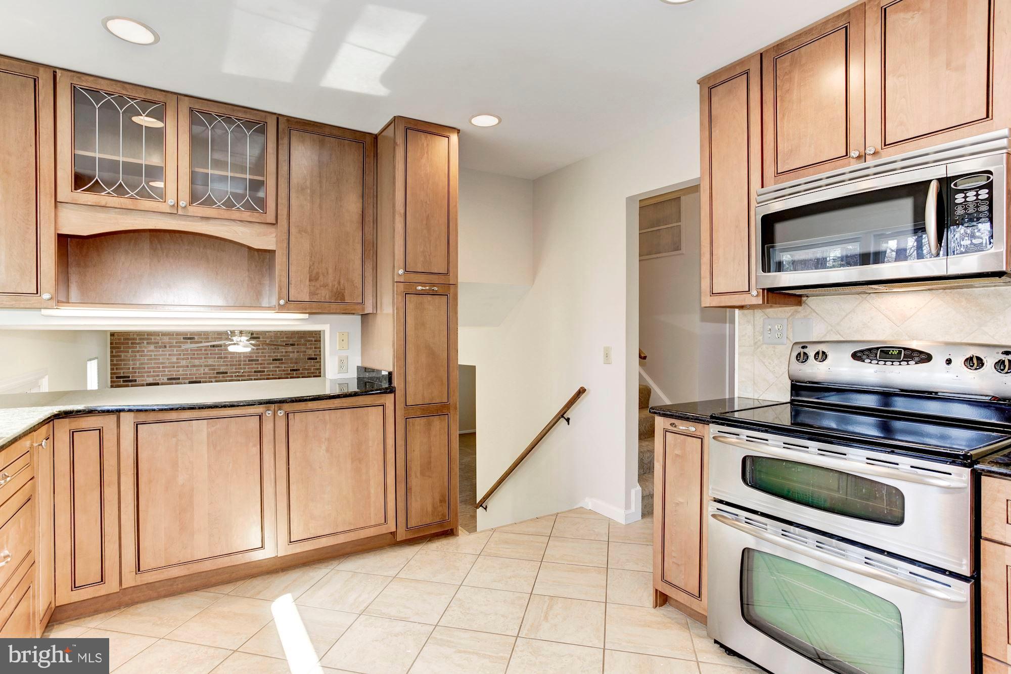 LAKEWOOD HILLS - Residential