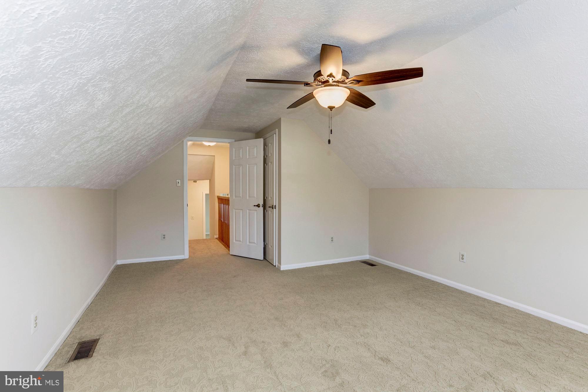 LAKEWOOD HILLS - Residential