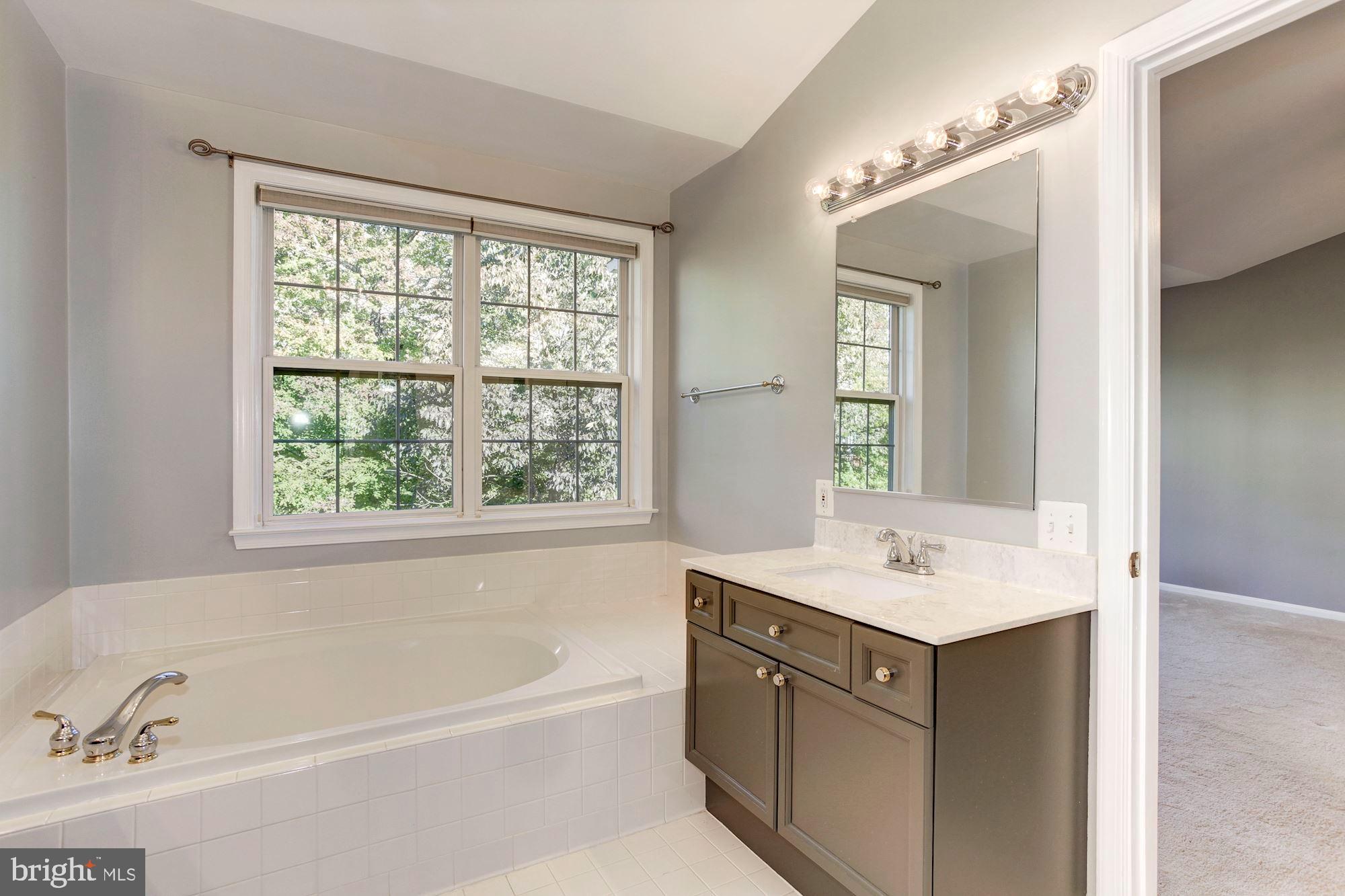 GOVERNORS GROVE - Residential Lease