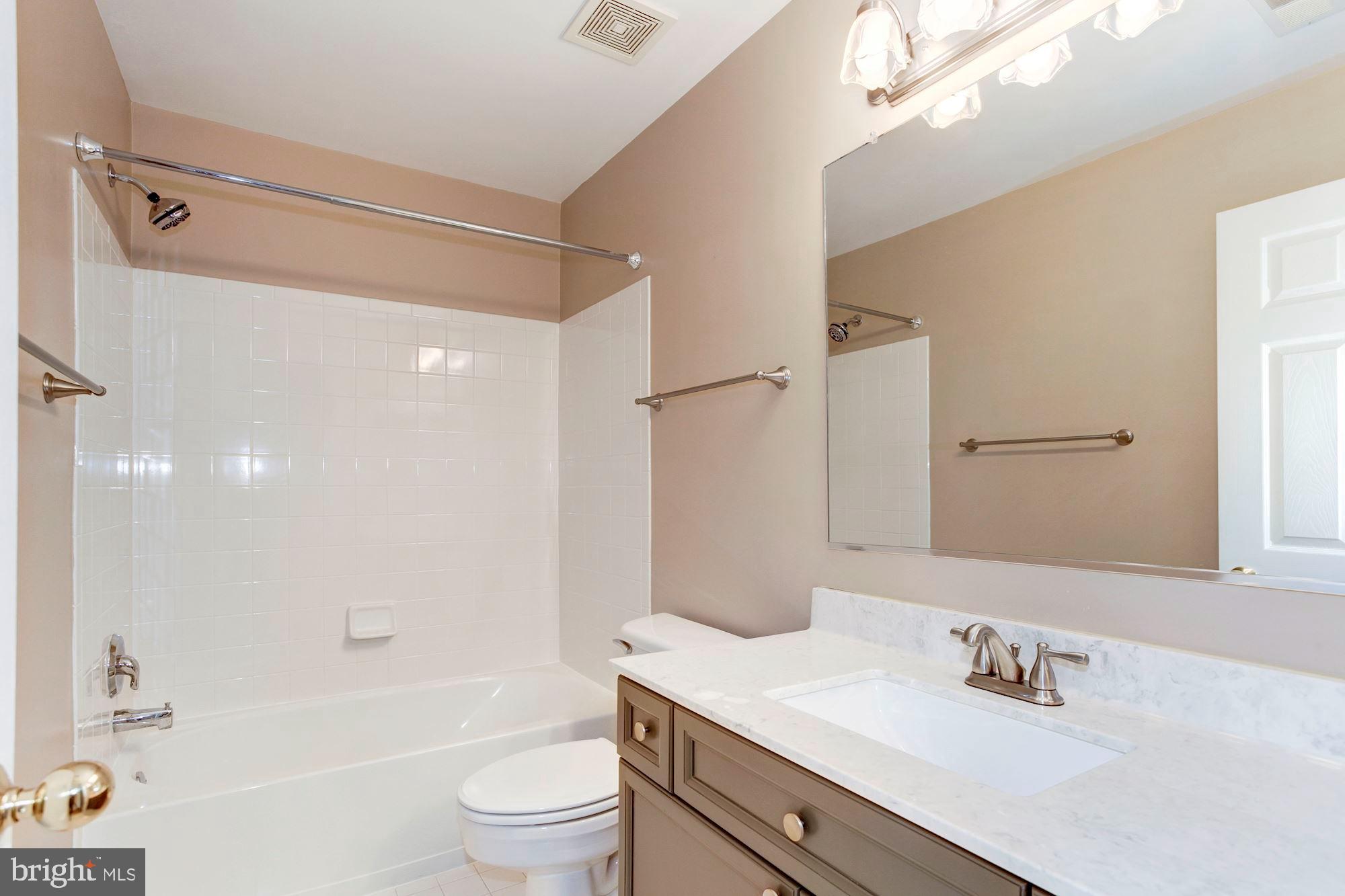 GOVERNORS GROVE - Residential Lease