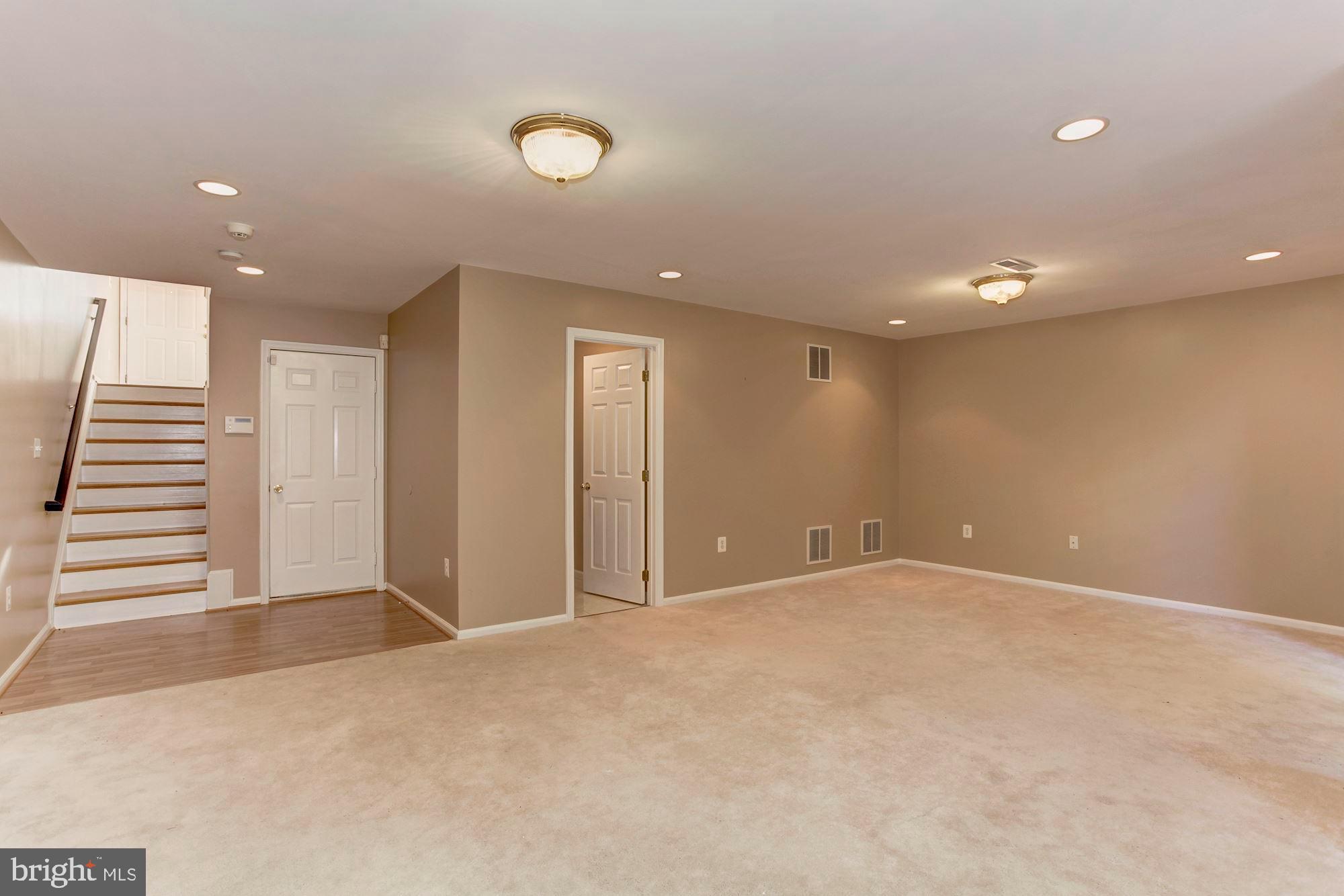 GOVERNORS GROVE - Residential Lease